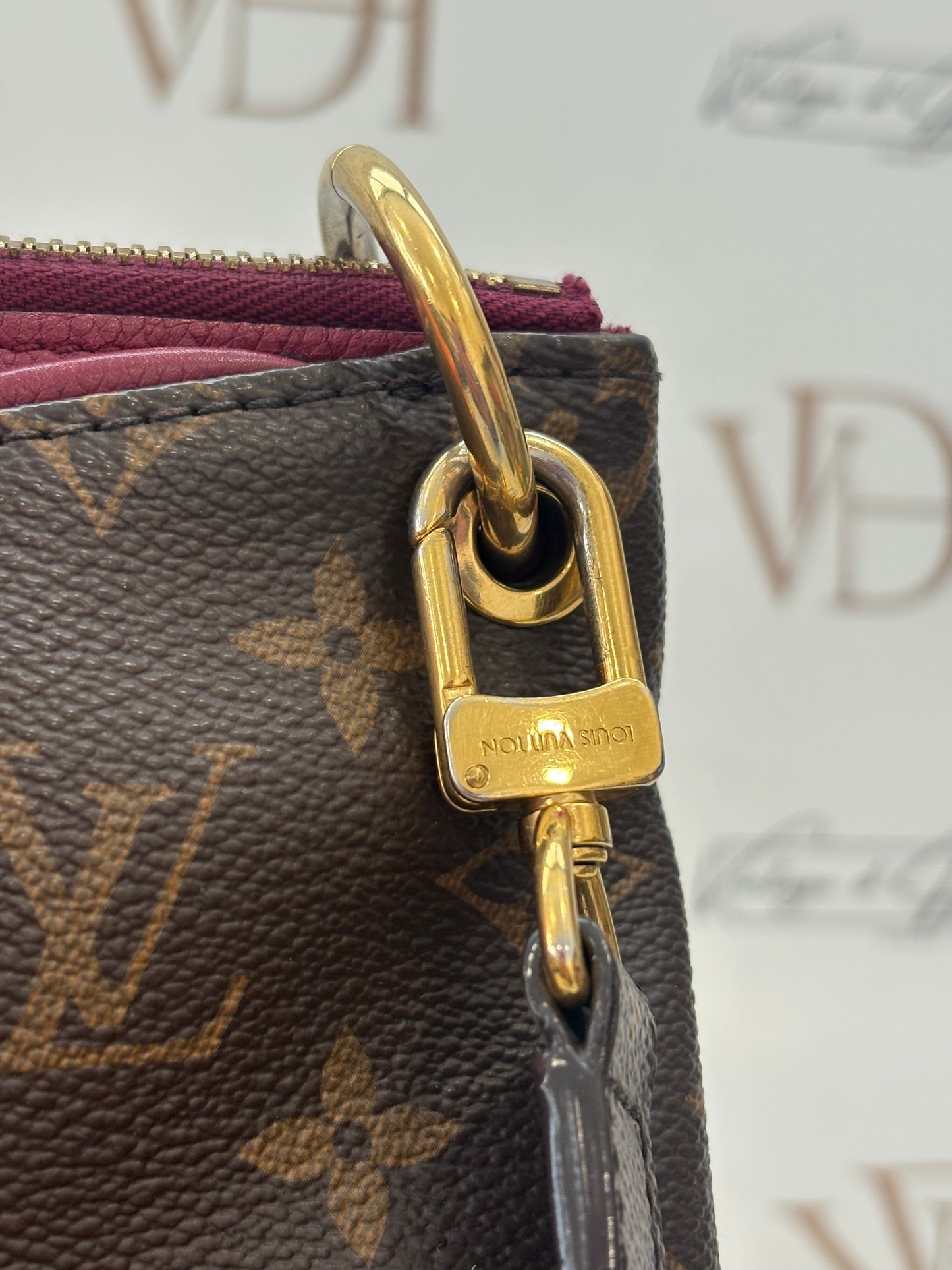 200883 - Louis Vuitton Pallas