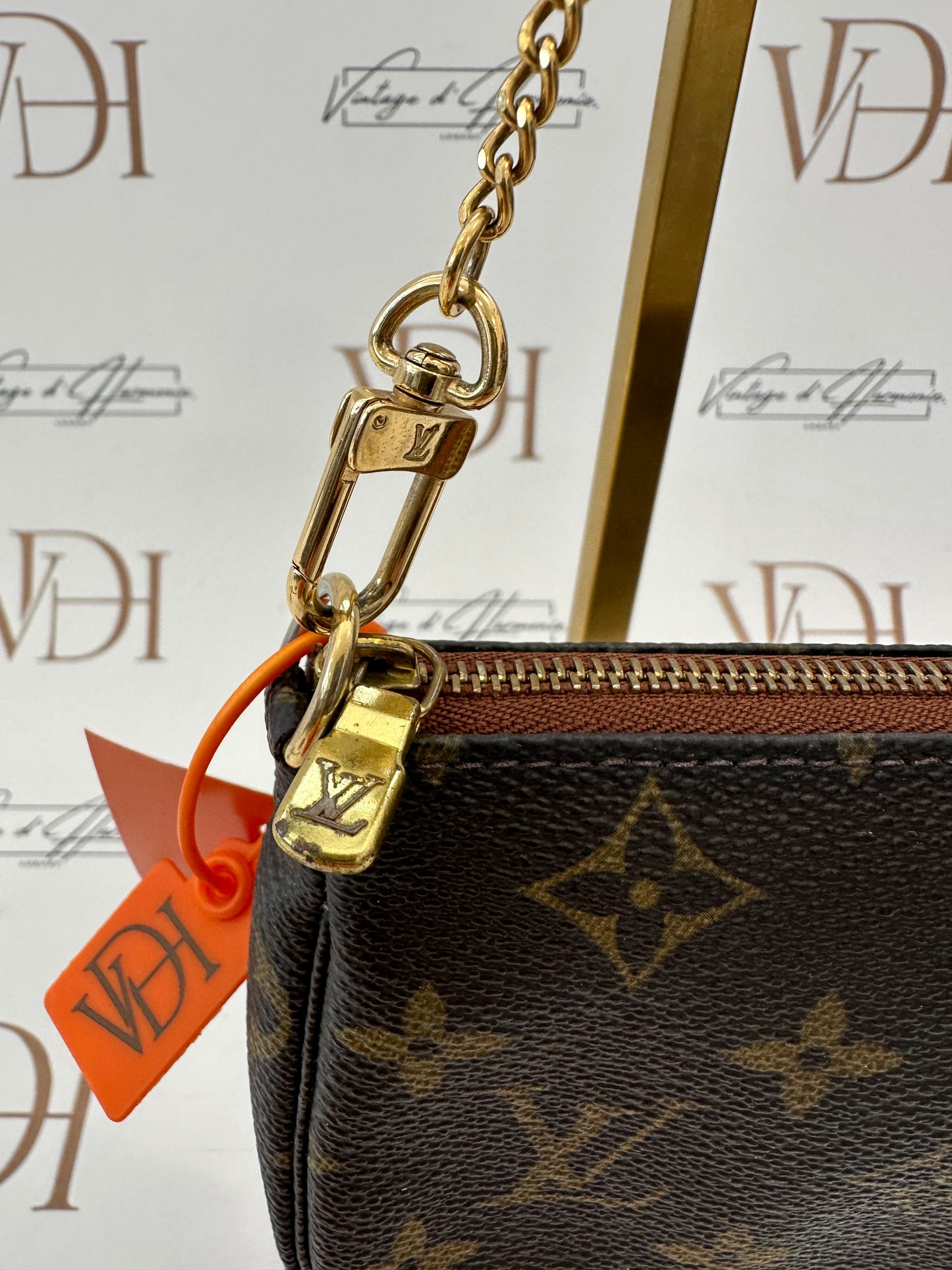 017818 - Louis Vuitton Pochette
