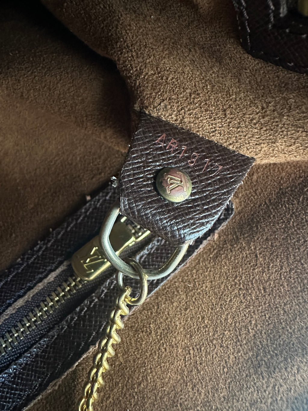 Louis Vuitton Marais