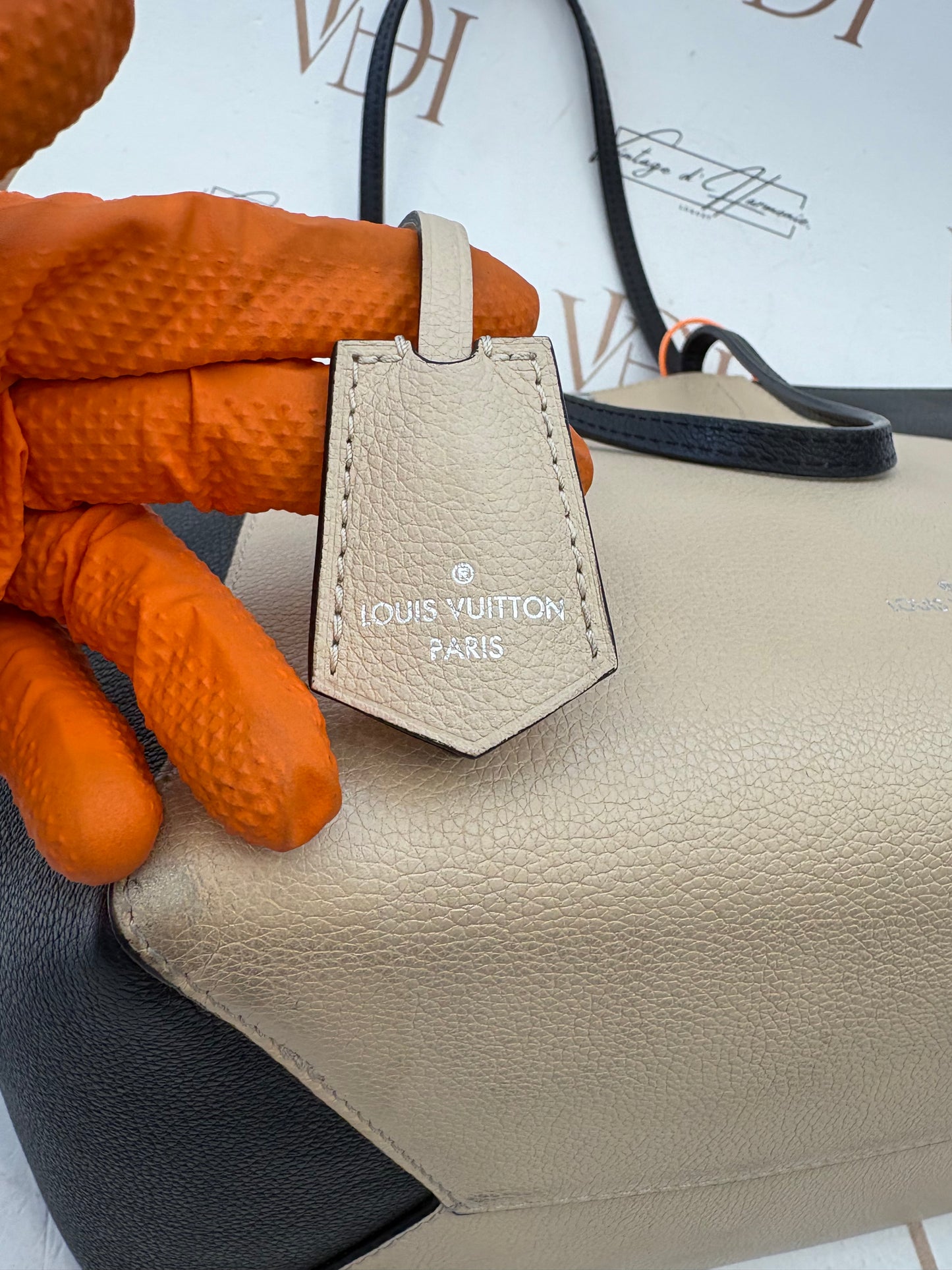 383651 - Louis Vuitton Lockme