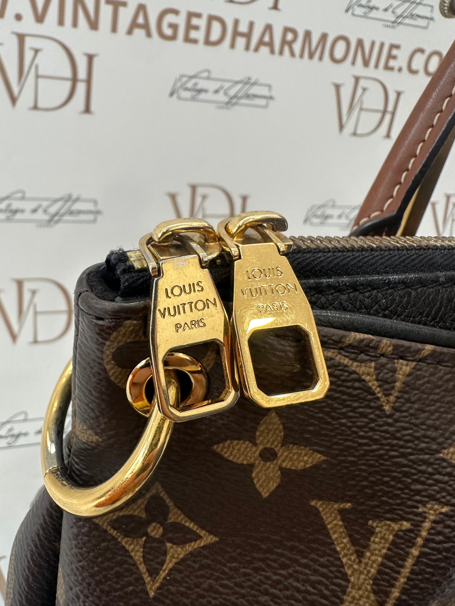 017896 - Louis Vuitton Pallas