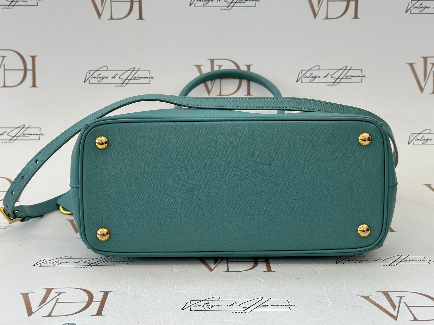 382947 - Prada Galleria