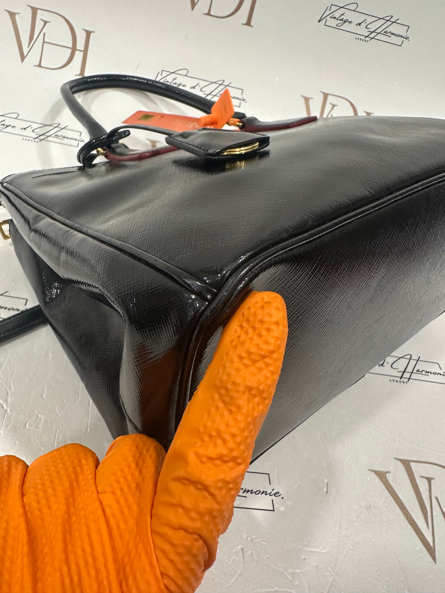 382946 - Prada Galleria Black
