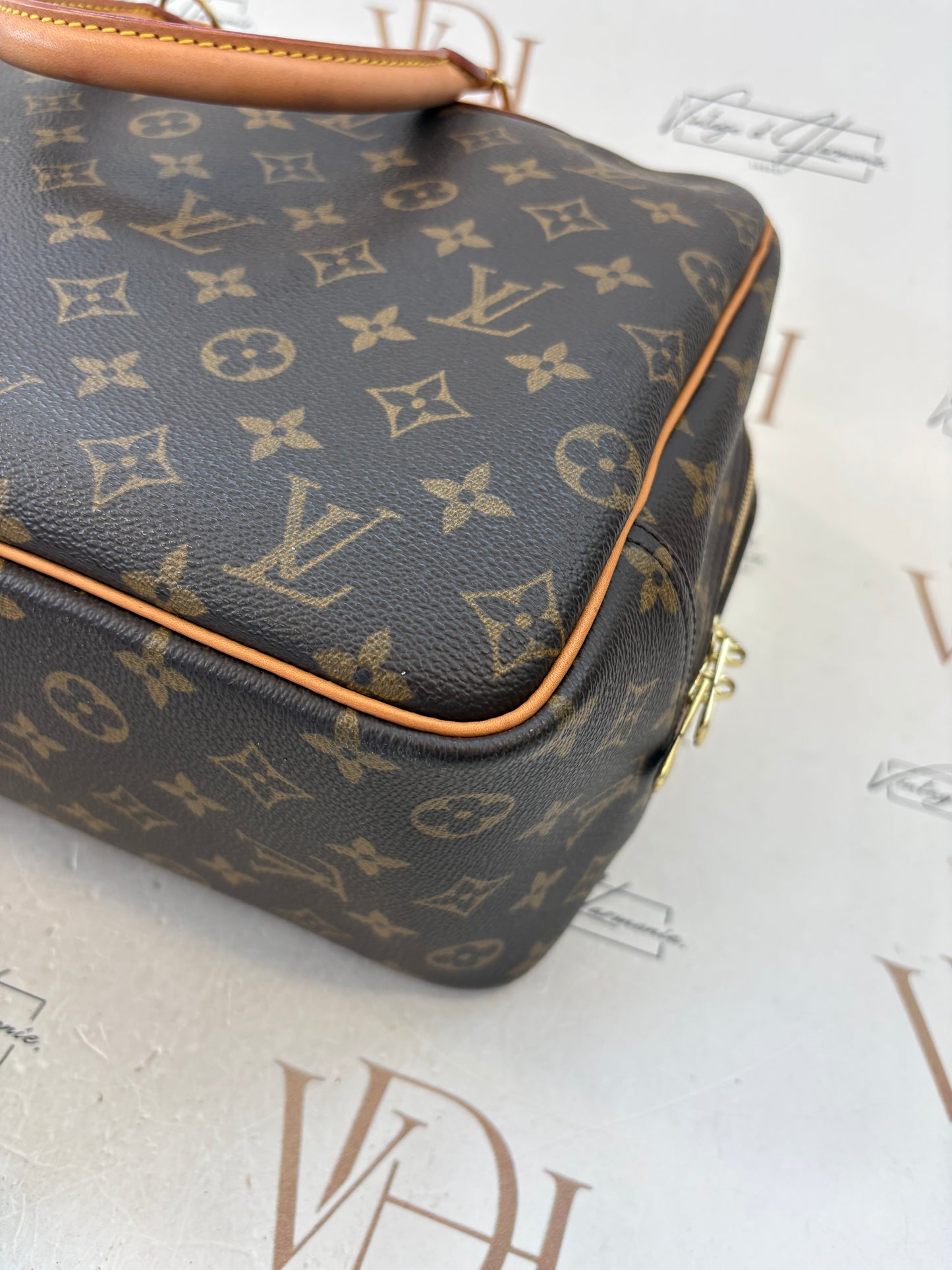 017132 - Louis Vuitton Deauville