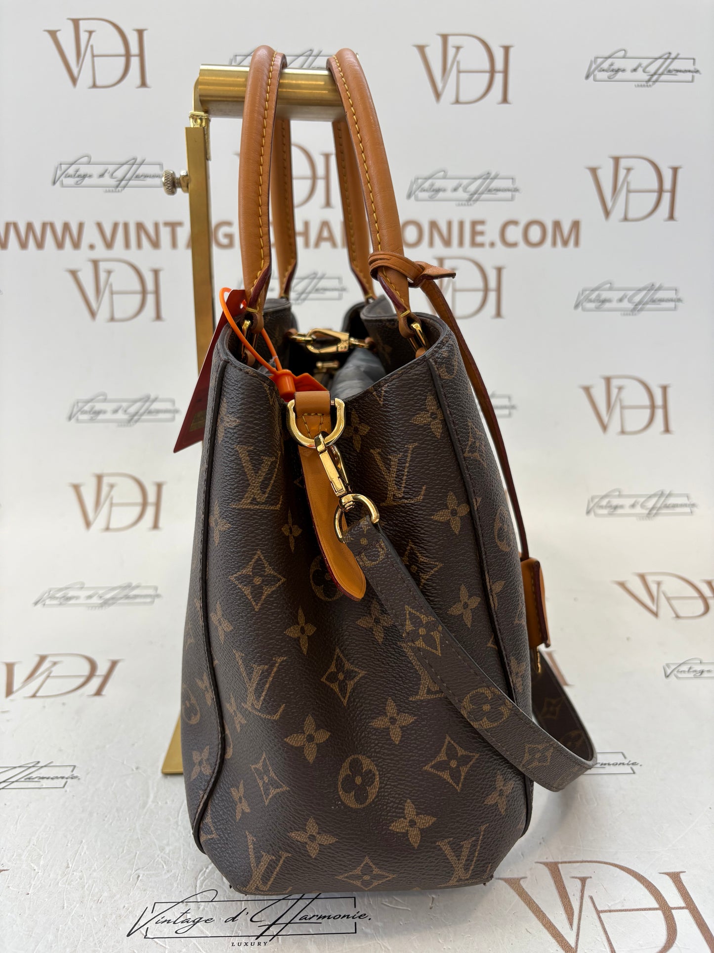 018231 - Louis Vuitton Montaigne