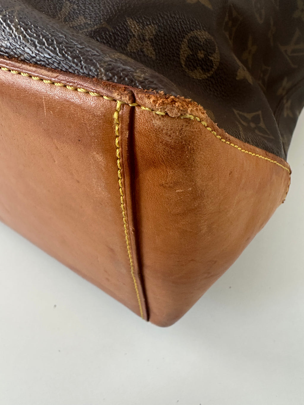 Louis Vuitton Cabas Mezzo