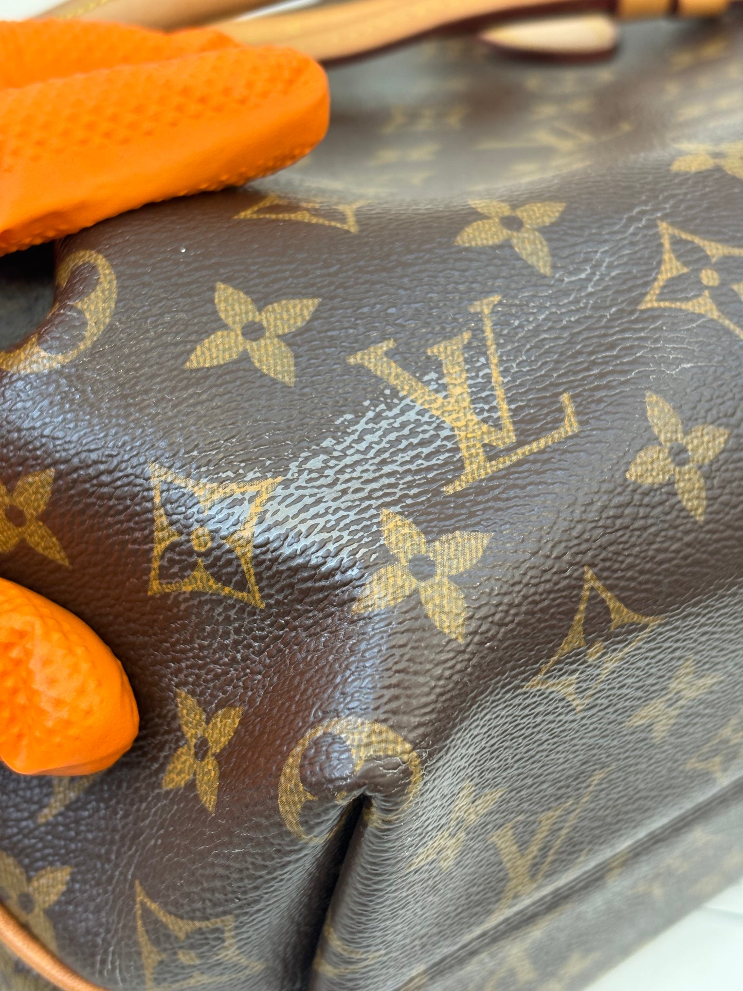 383325 - Louis Vuitton Turenne
