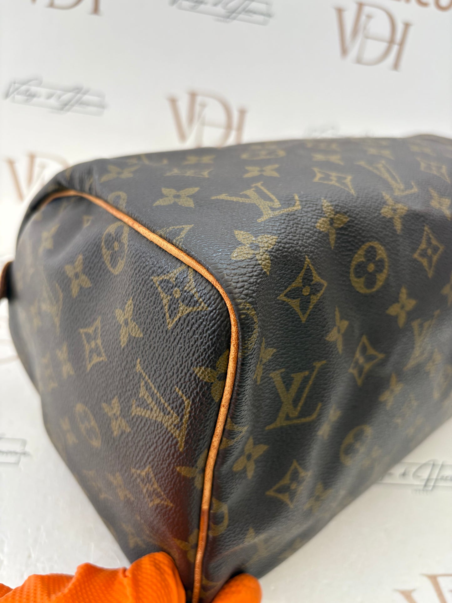 018801 - Louis Vuitton Speedy 30