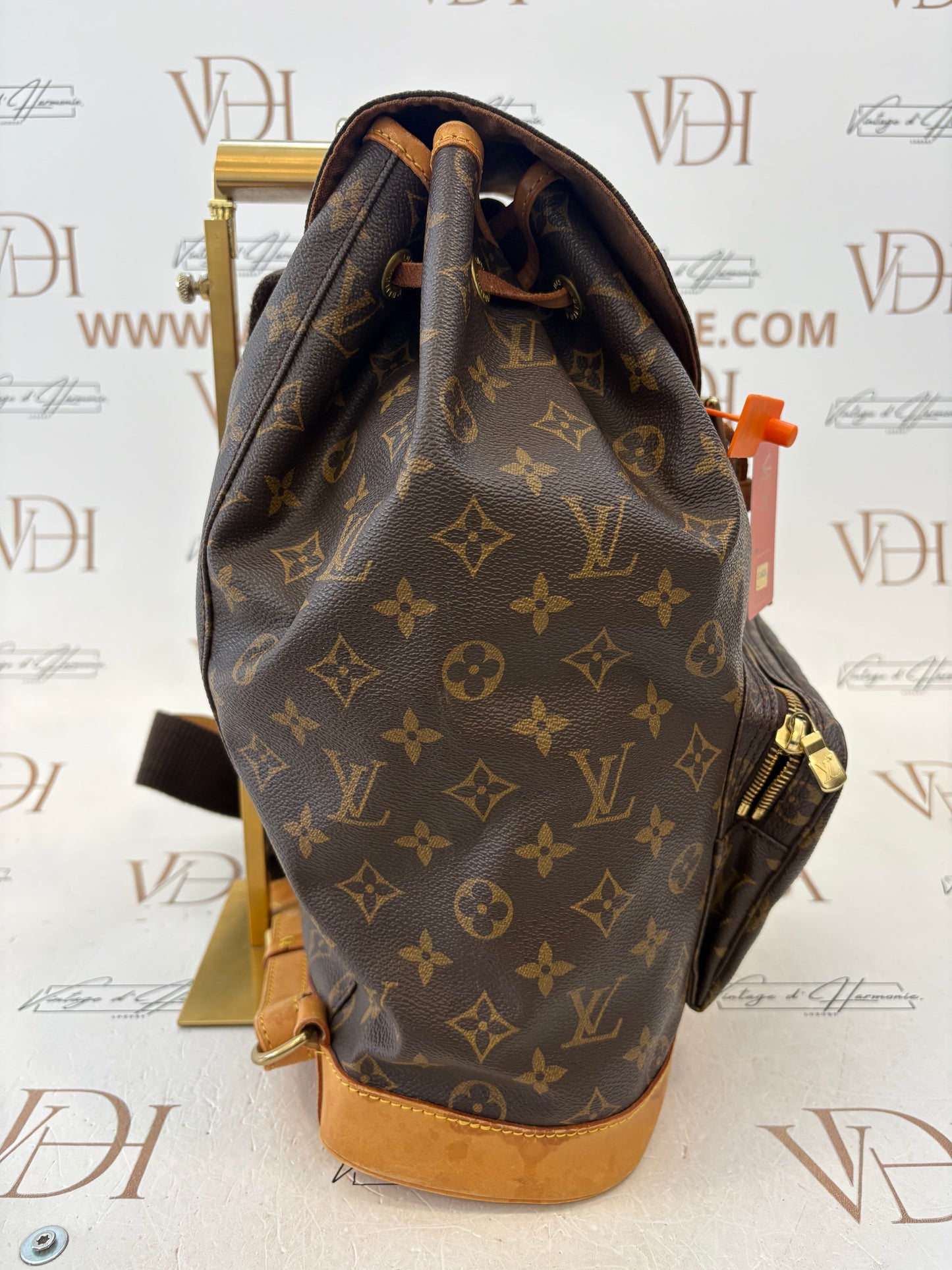 018620 - Louis Vuitton Montsouris GM