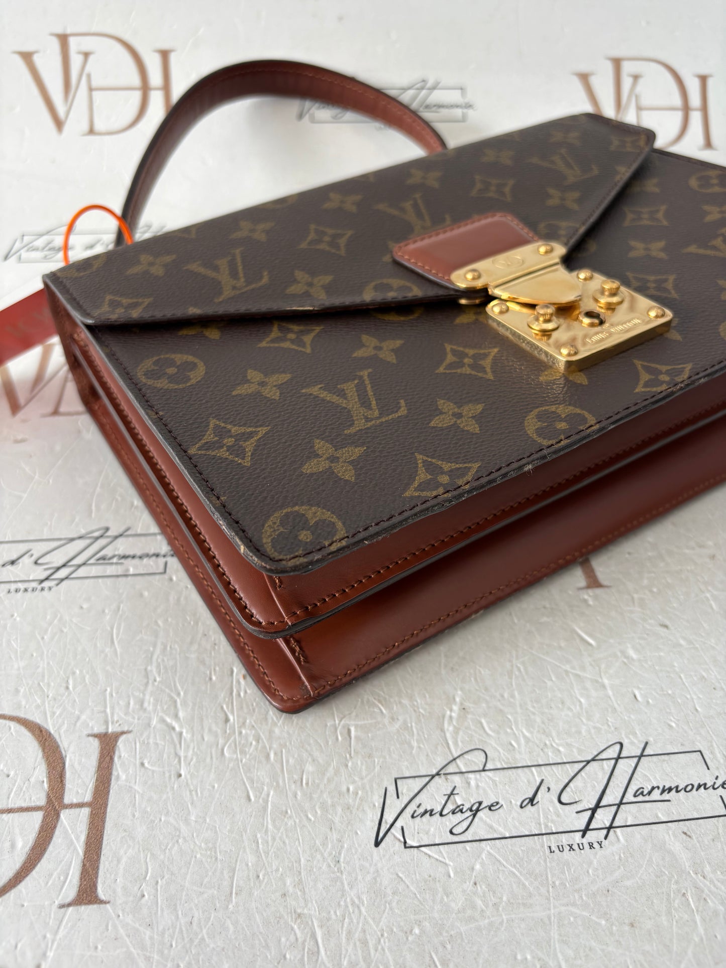 018271 - Louis Vuitton Concorde