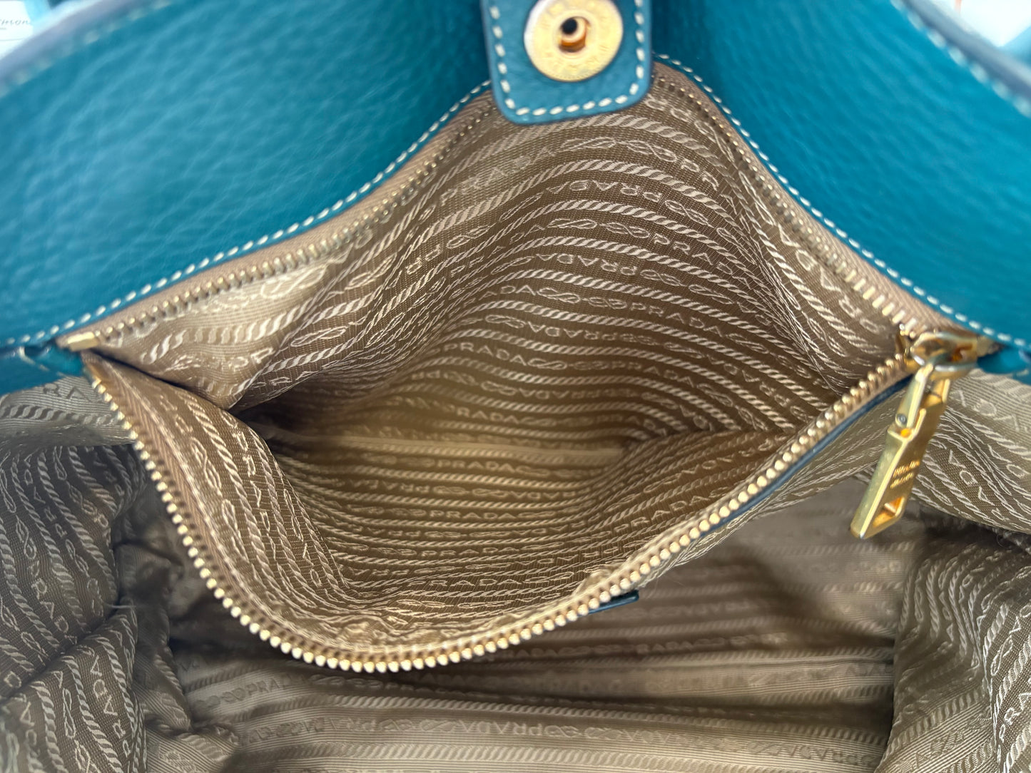 018576 - Prada Blue