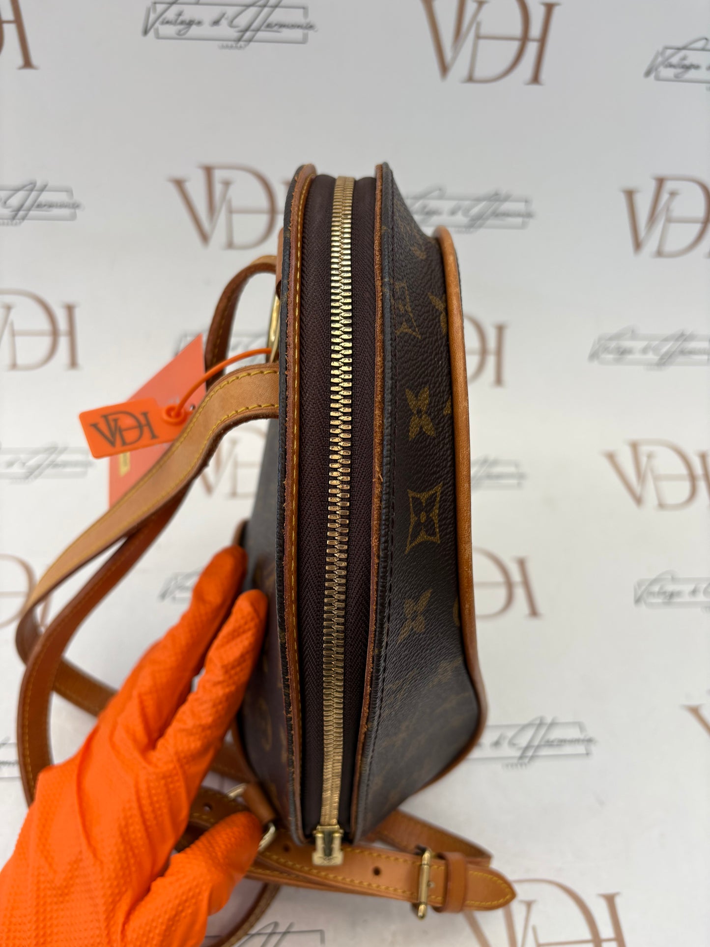 018994 - Louis Vuitton Ellipse