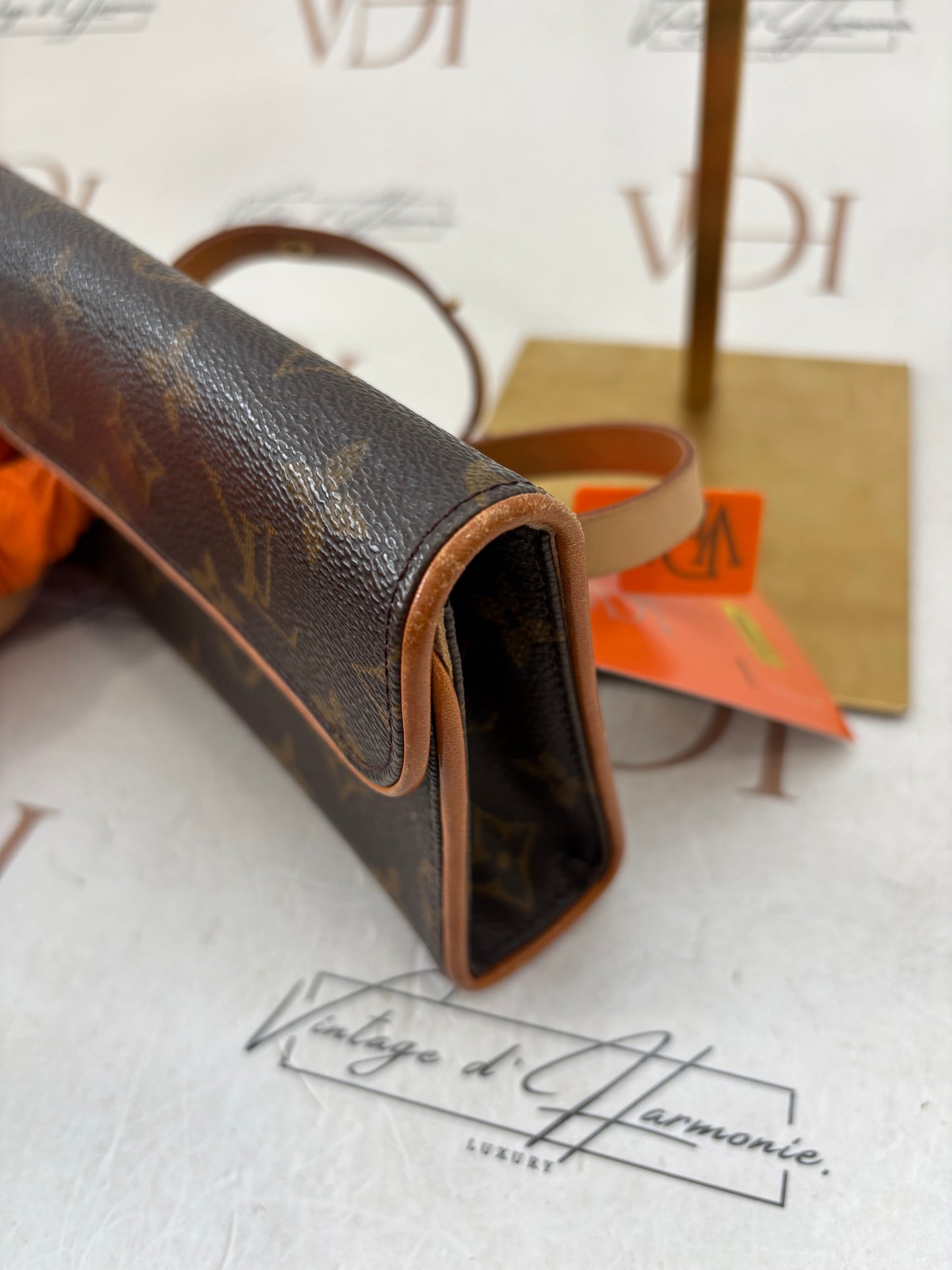 018982 - Louis Vuitton Florentine