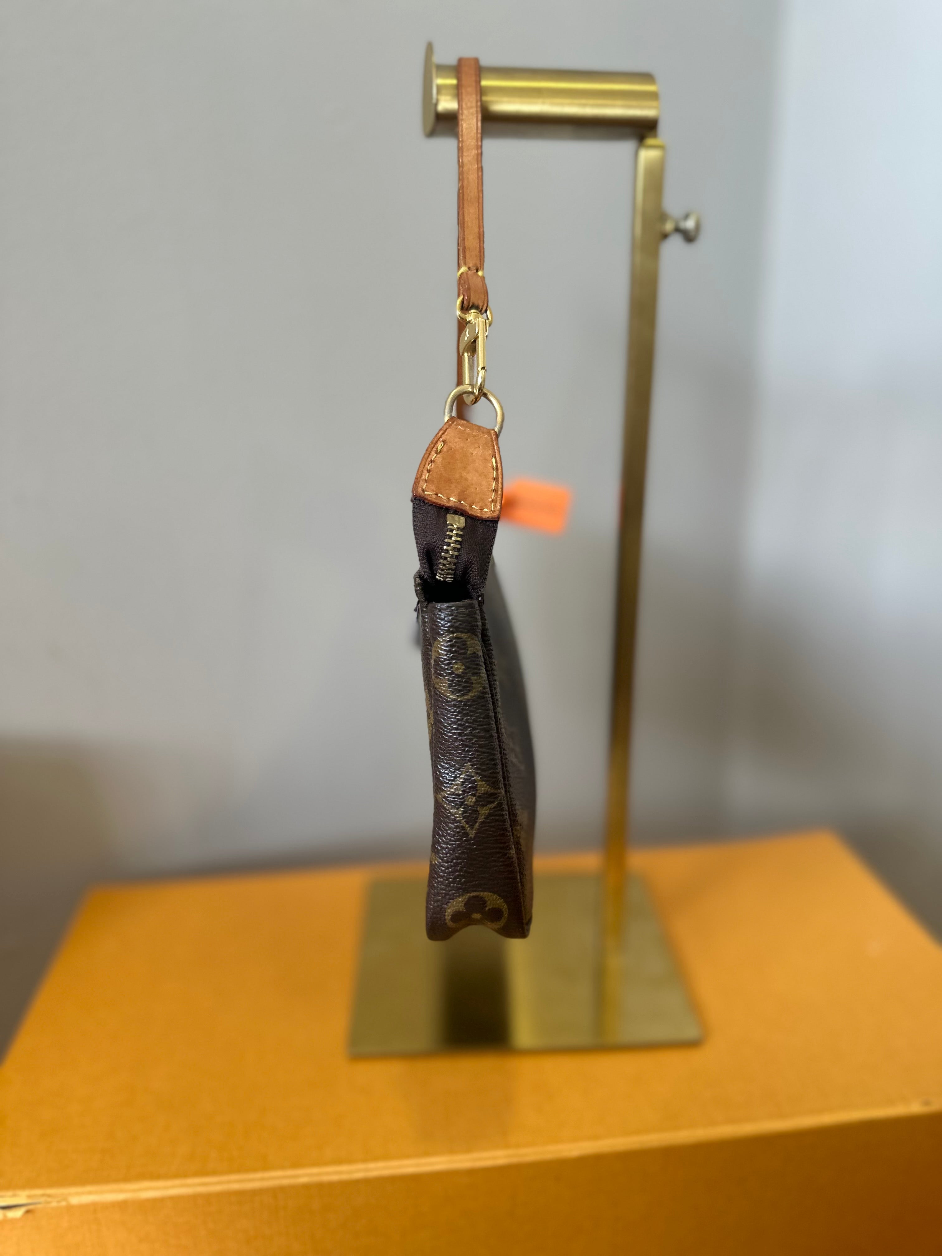 Louis Vuitton Pochette