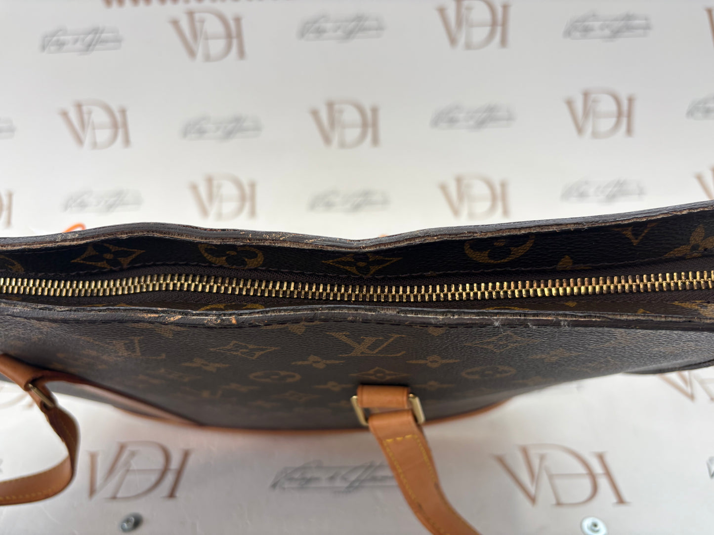 018811 - Louis Vuitton Babylone