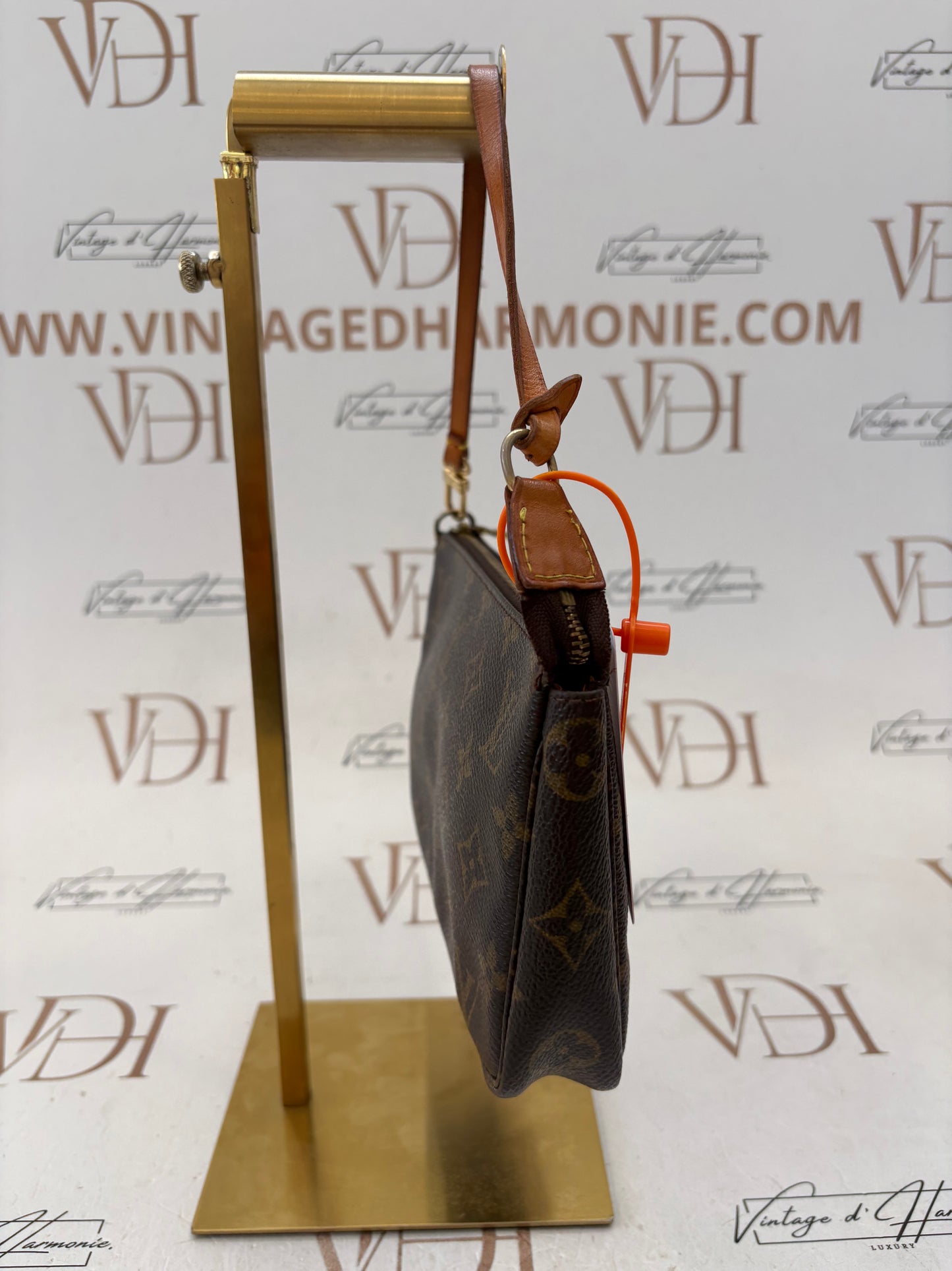 018261 - Louis Vuitton Pochette Accessoires