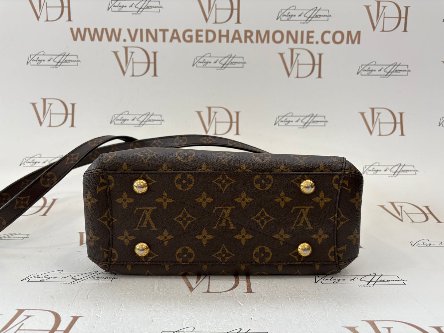 384111 - Louis Vuitton Montaigne BB