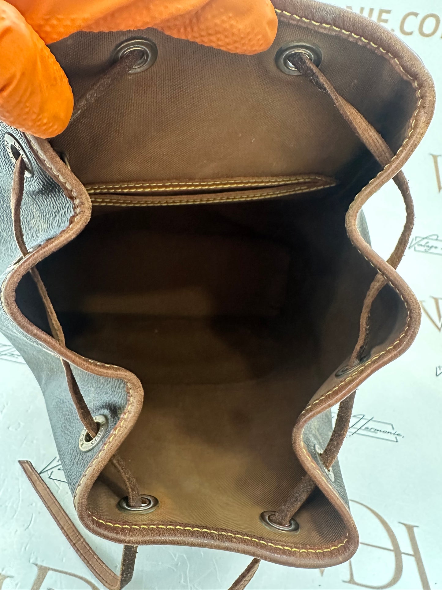 017858 - Louis Vuitton Montsouris MM