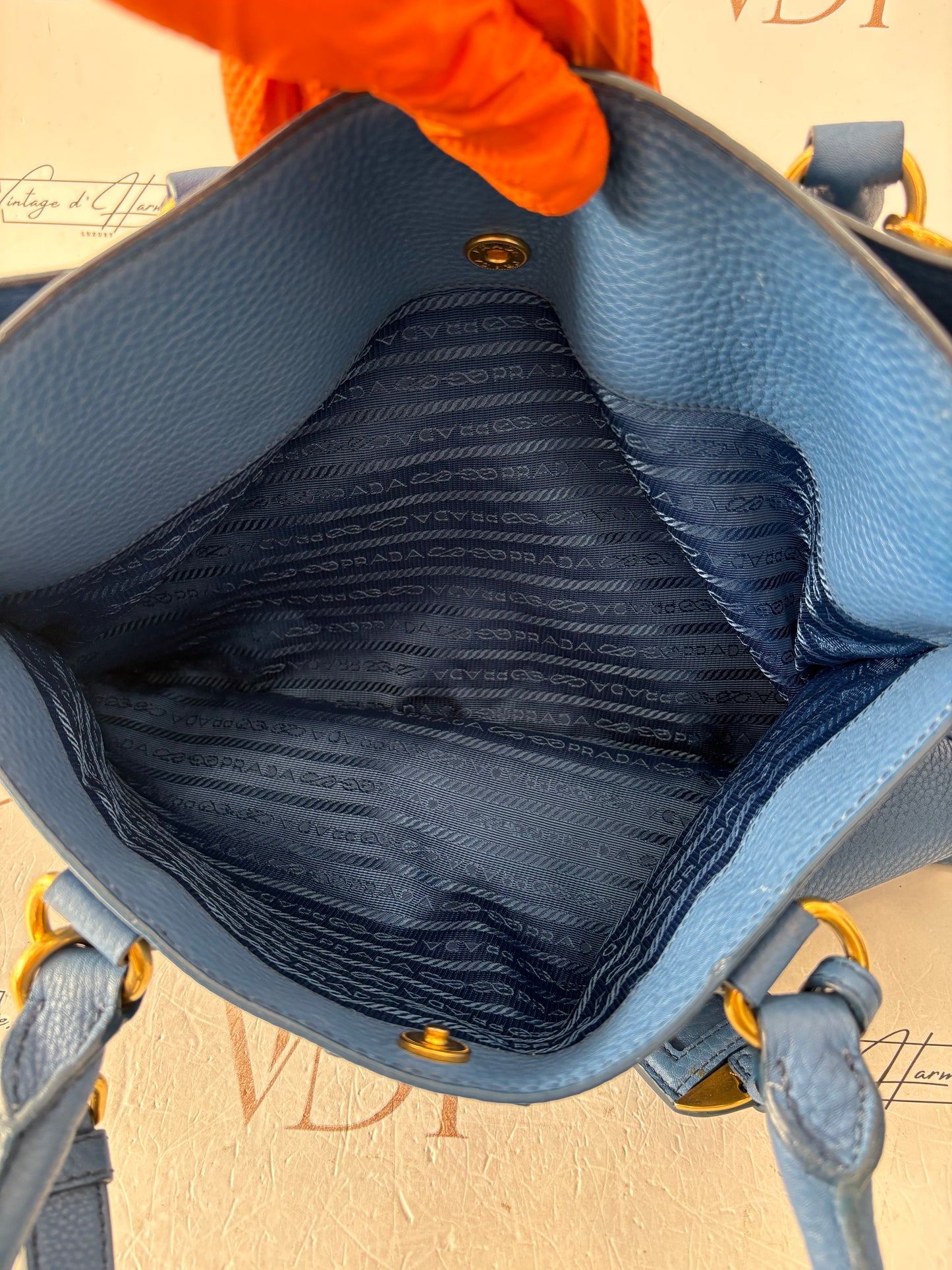 018353 - Prada Blue