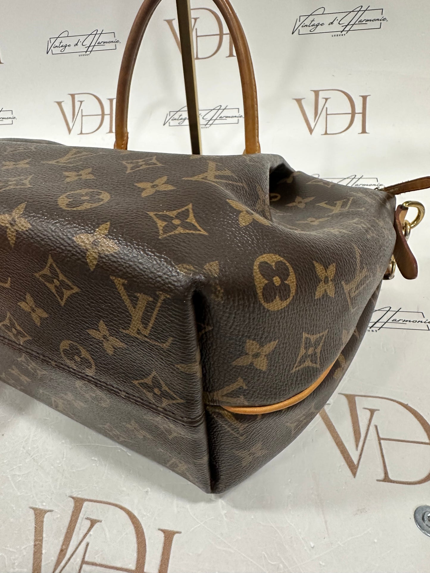 382974 - Louis Vuitton Turenne