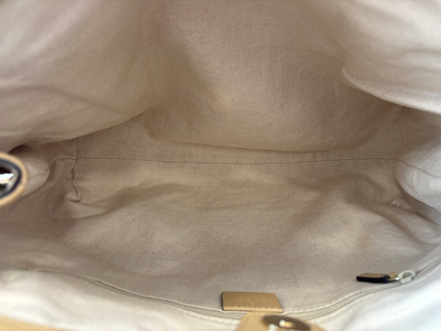 018163 - Gucci Beige Sukey