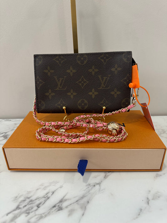 Louis Vuitton Pochette Bucket