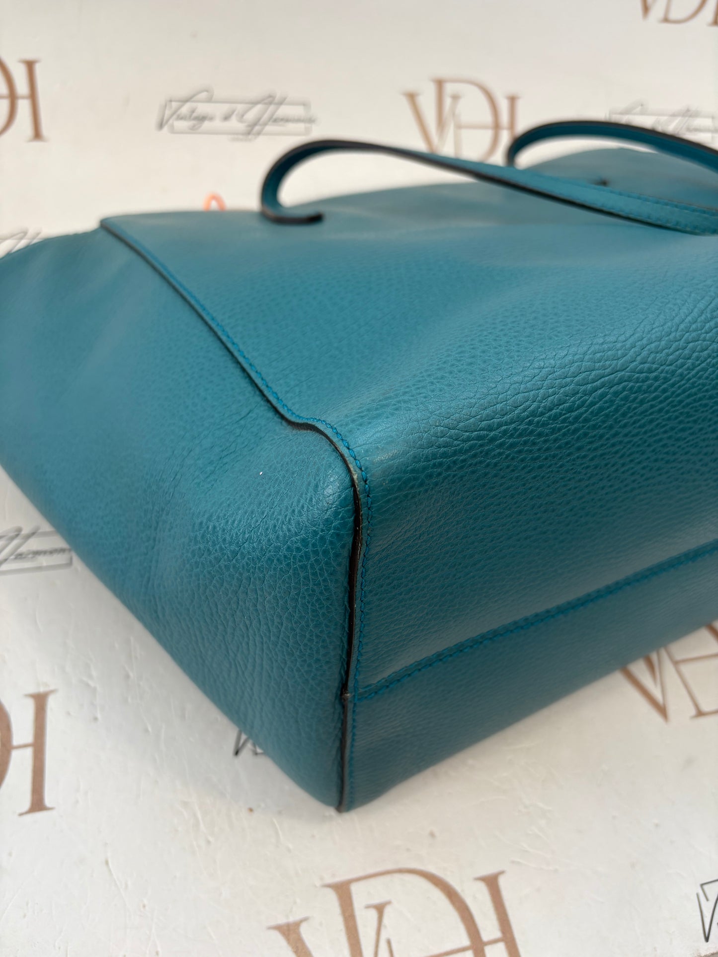 383913 - Gucci Swing