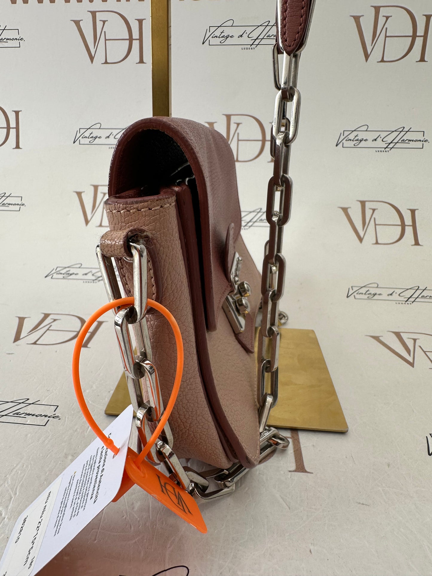 382810 - Miu Miu