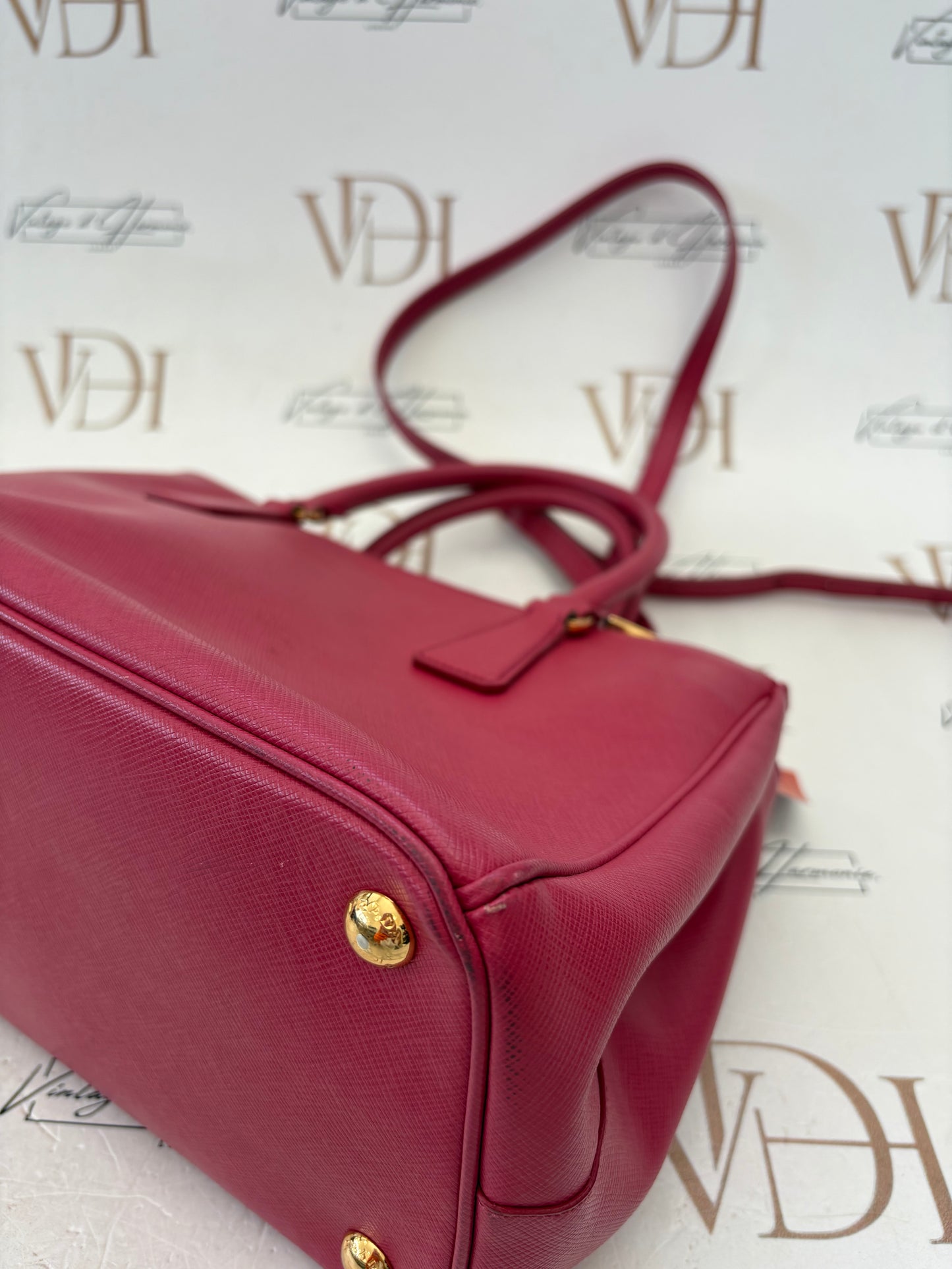 384200 - Prada Galleria