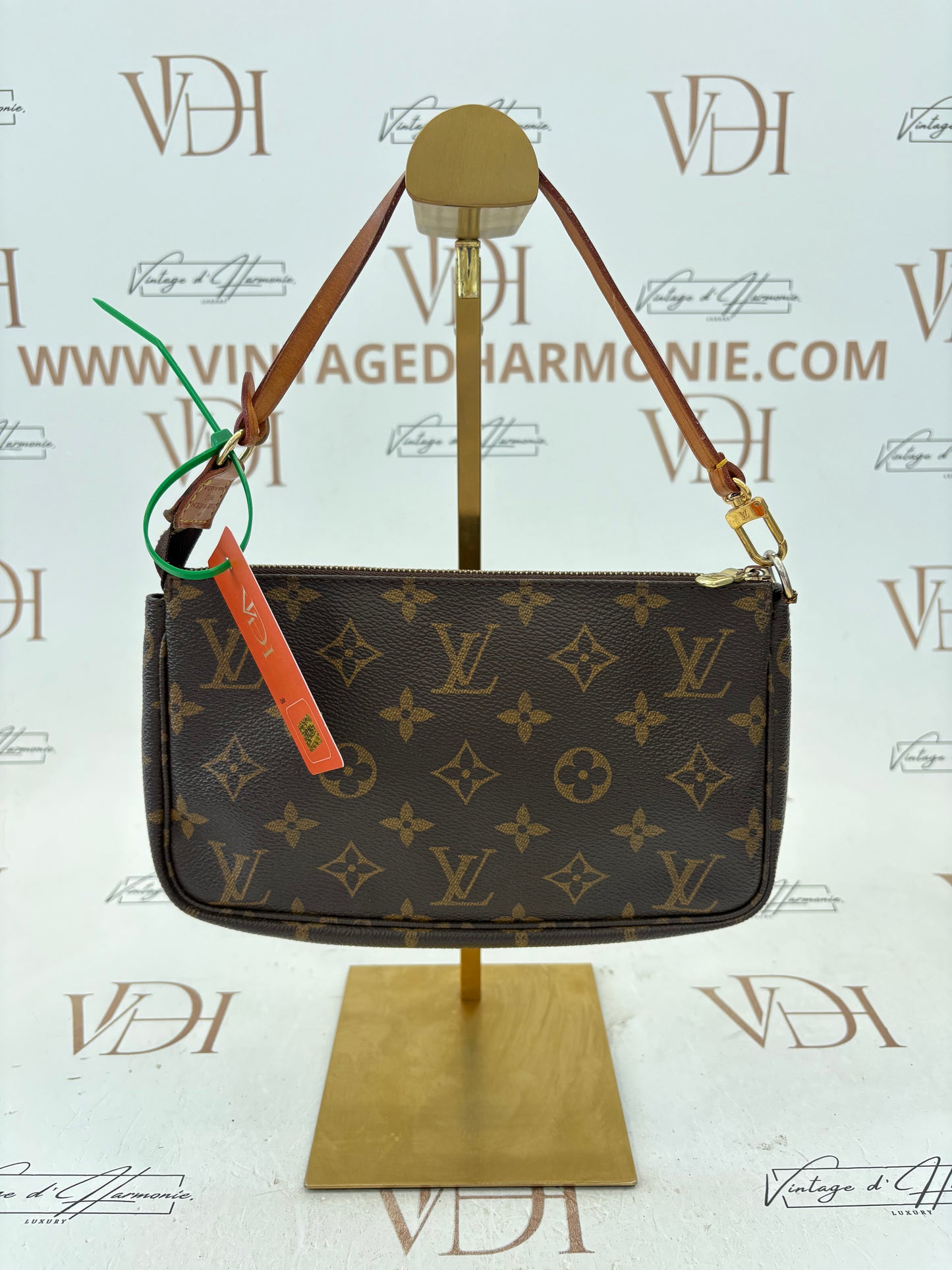 017194 - Louis Vuitton Pochette Accessoires