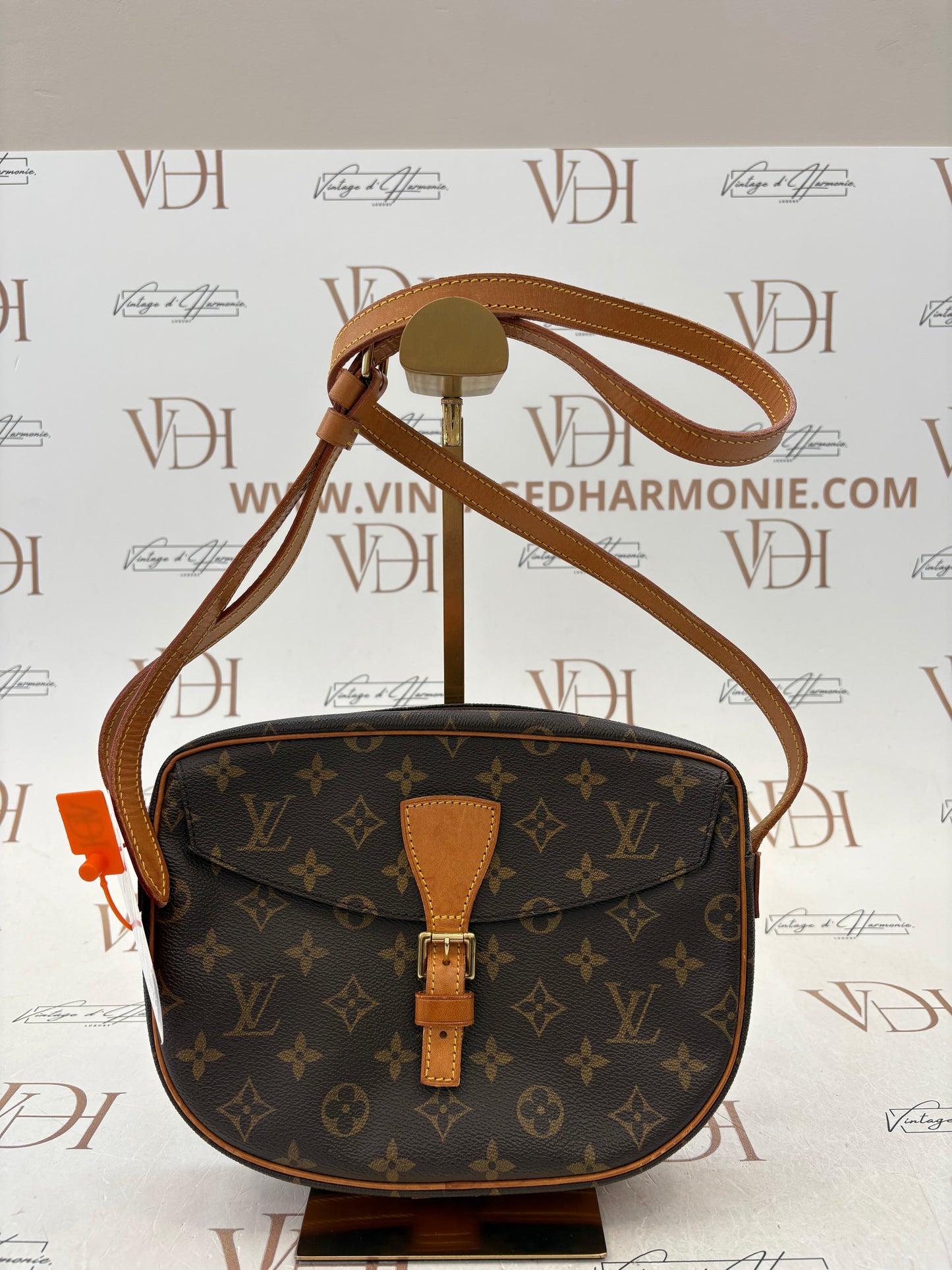 018713 - Louis Vuitton Jeune Fille