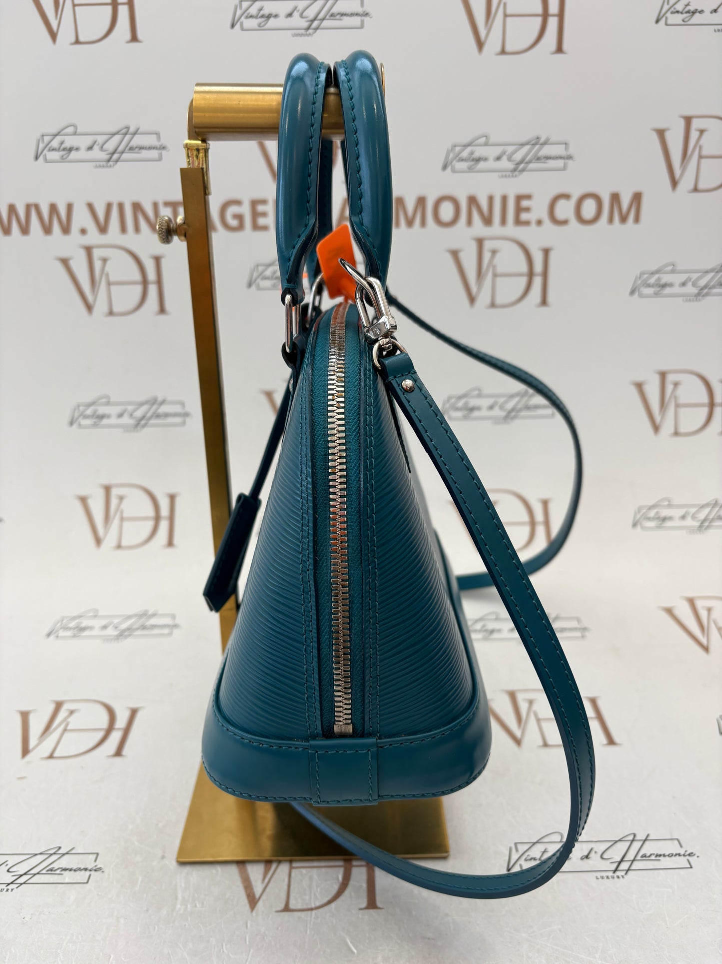 383505 - Louis Vuitton Alma BB Epi Blue