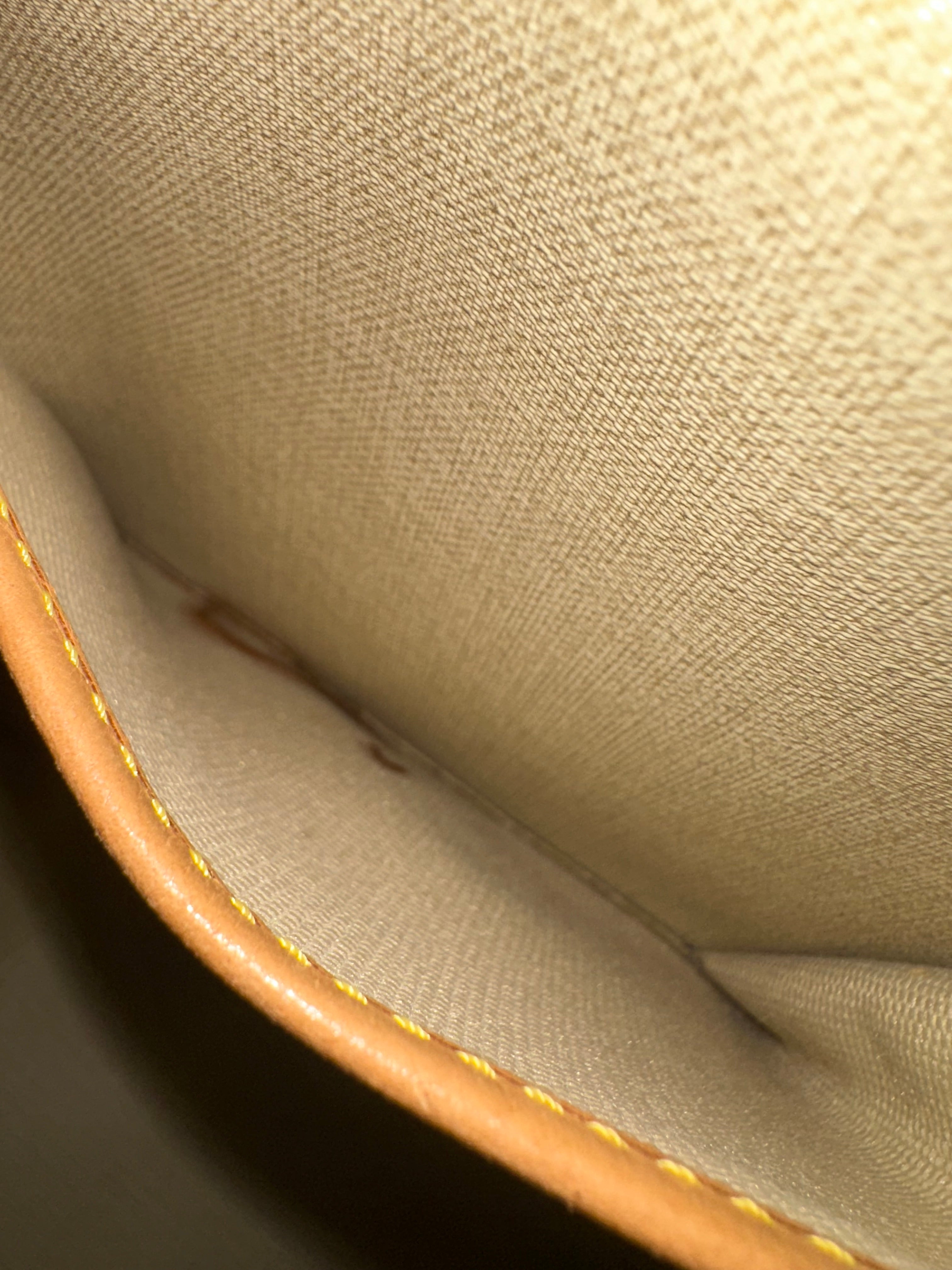 Louis Vuitton Deauville