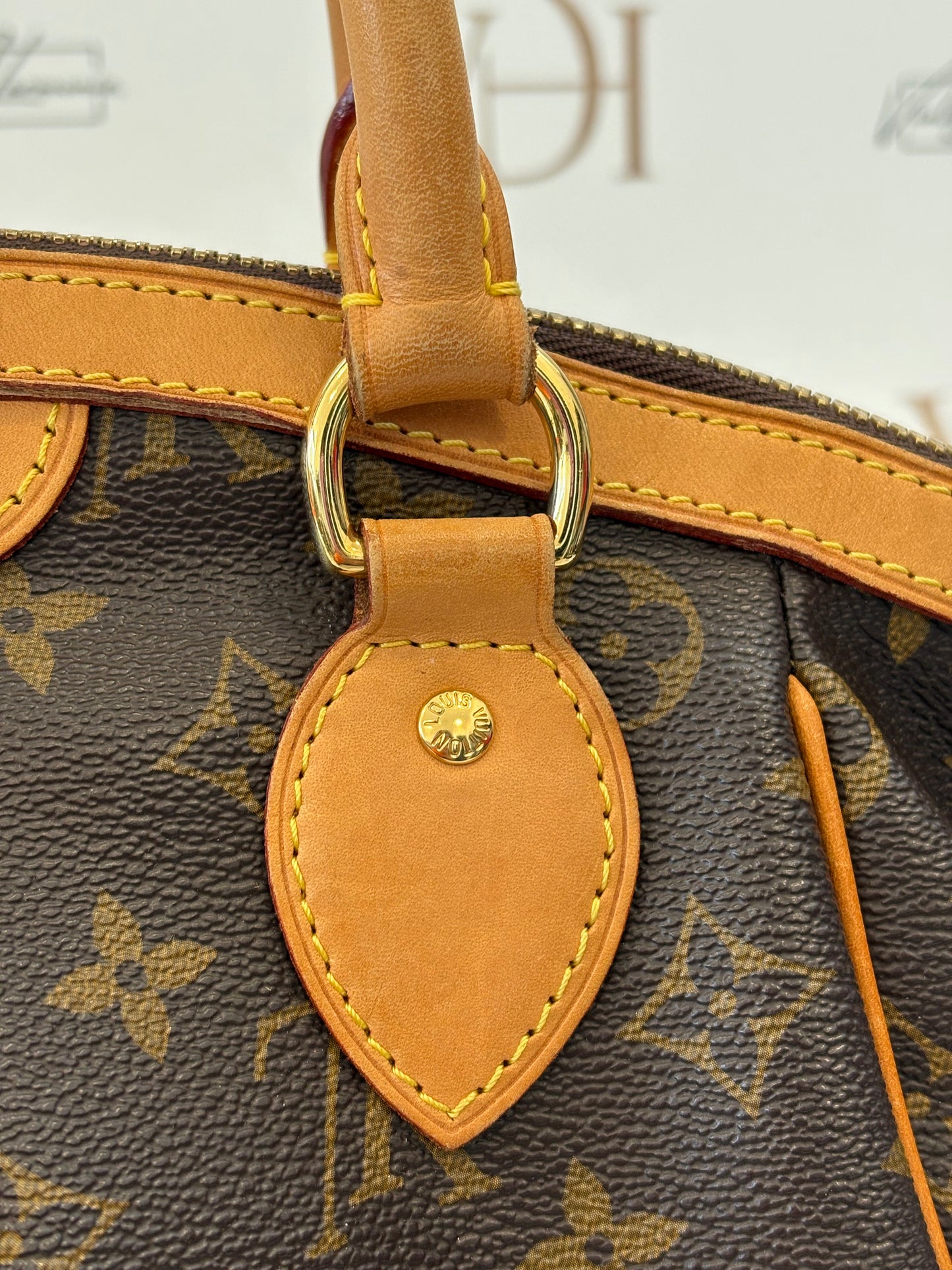 018378 - Louis Vuitton Tivoli PM