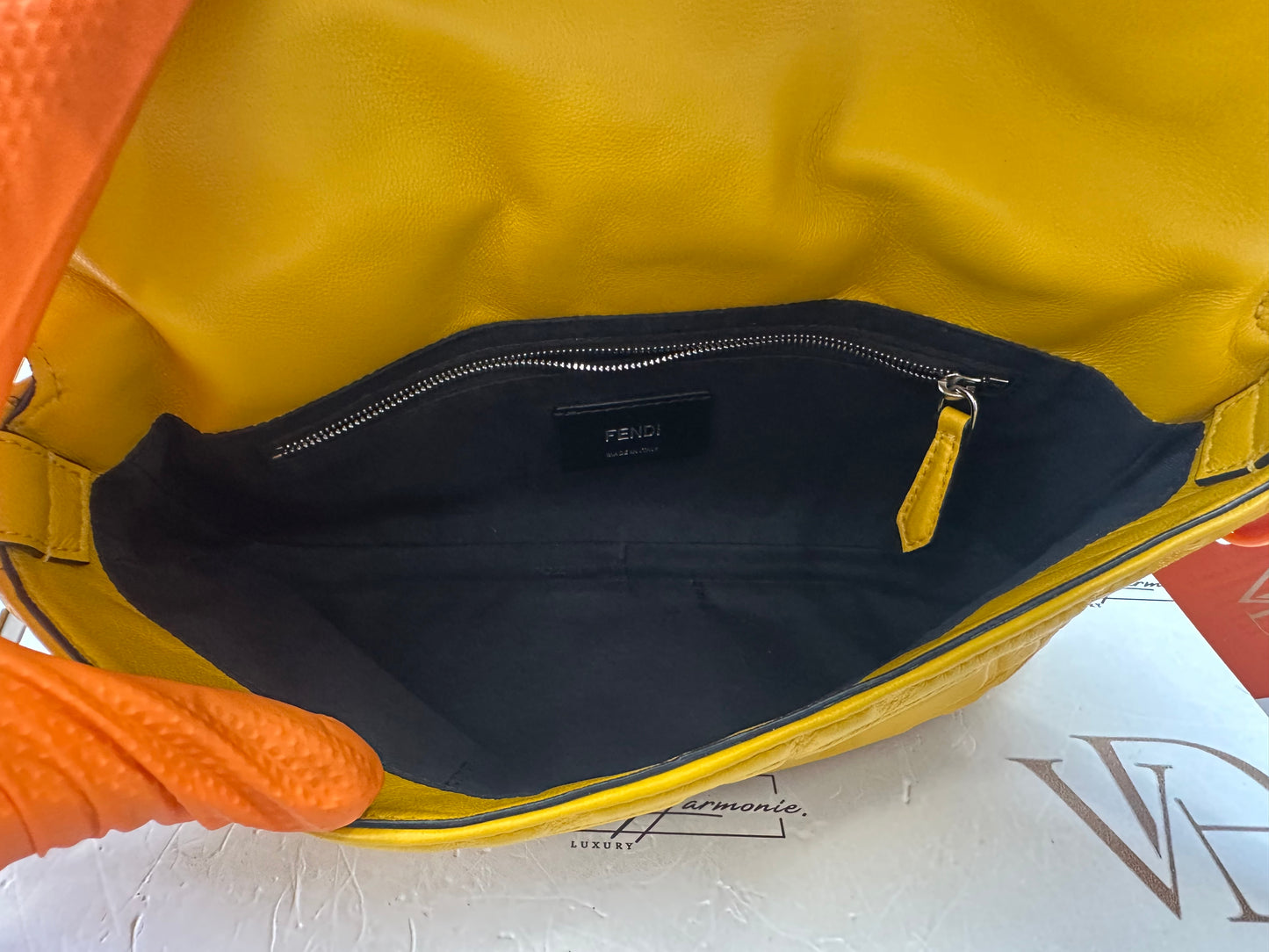 382667 - Fendi Baguette