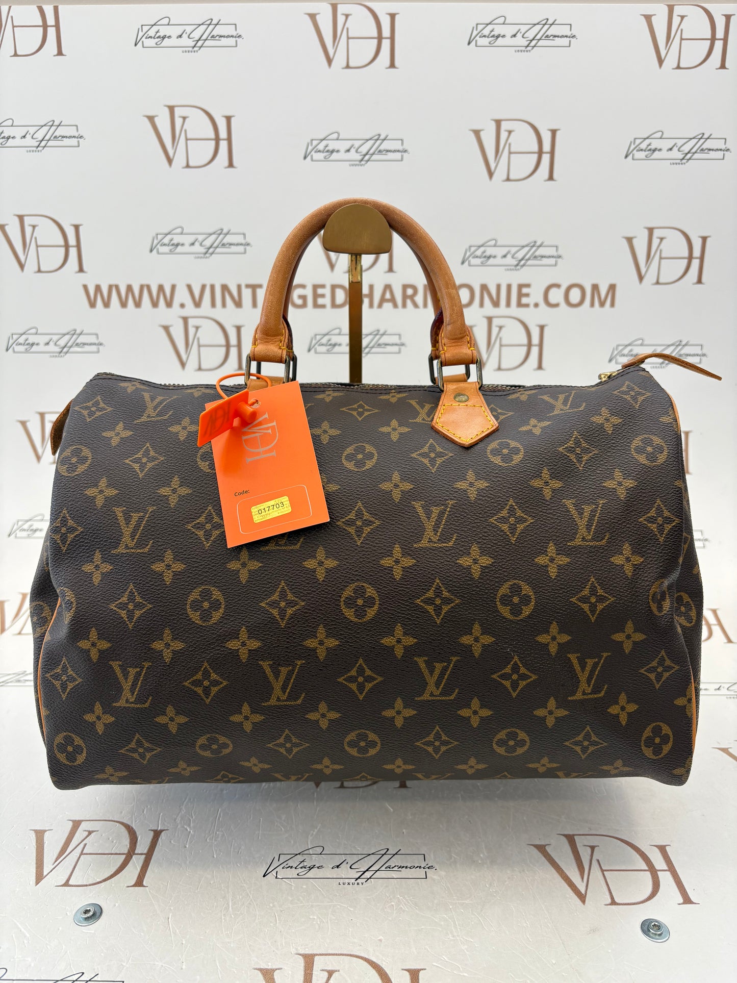 017703 - Louis Vuitton Speedy 35