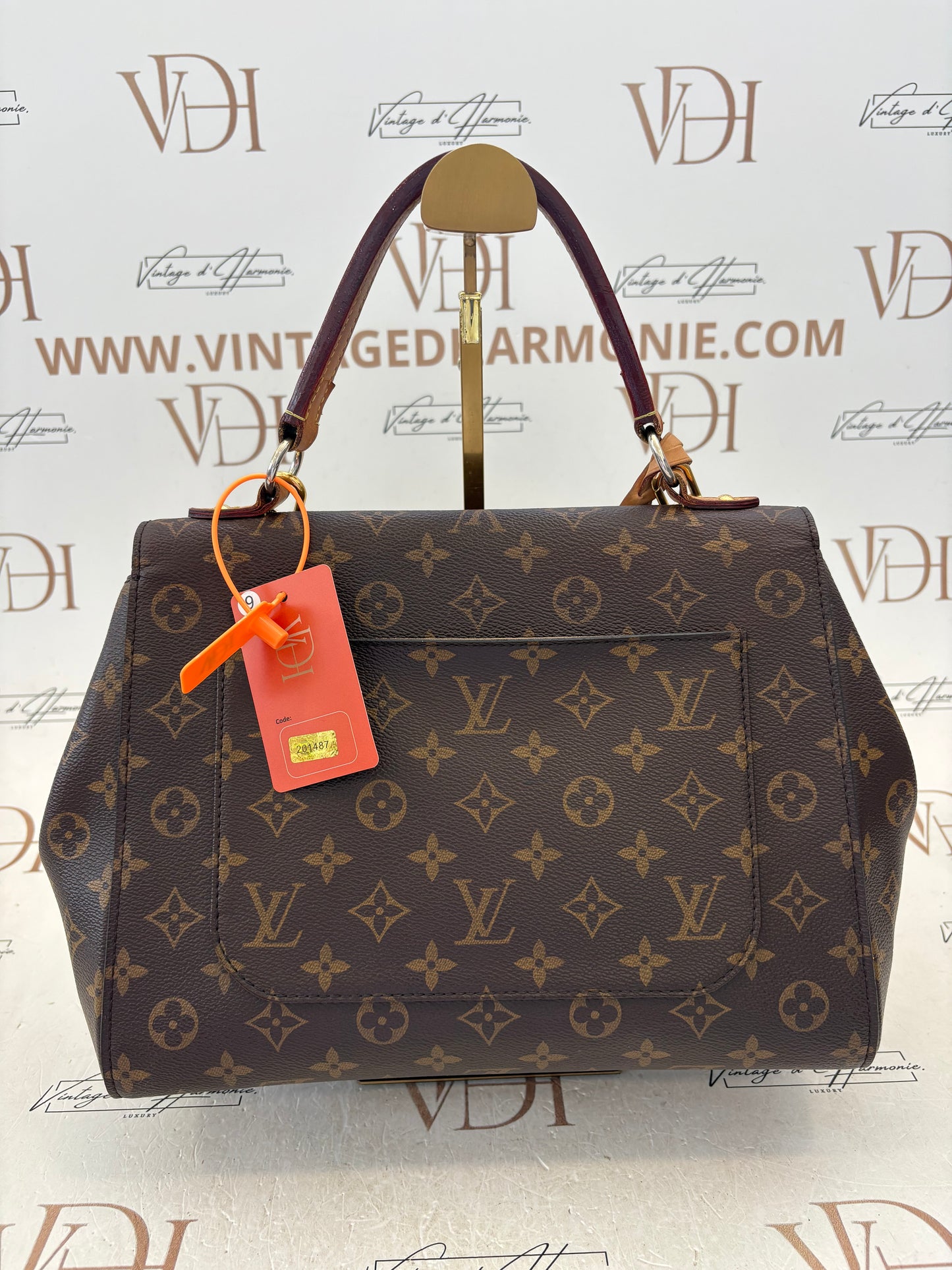 201487 - Louis Vuitton Cluny