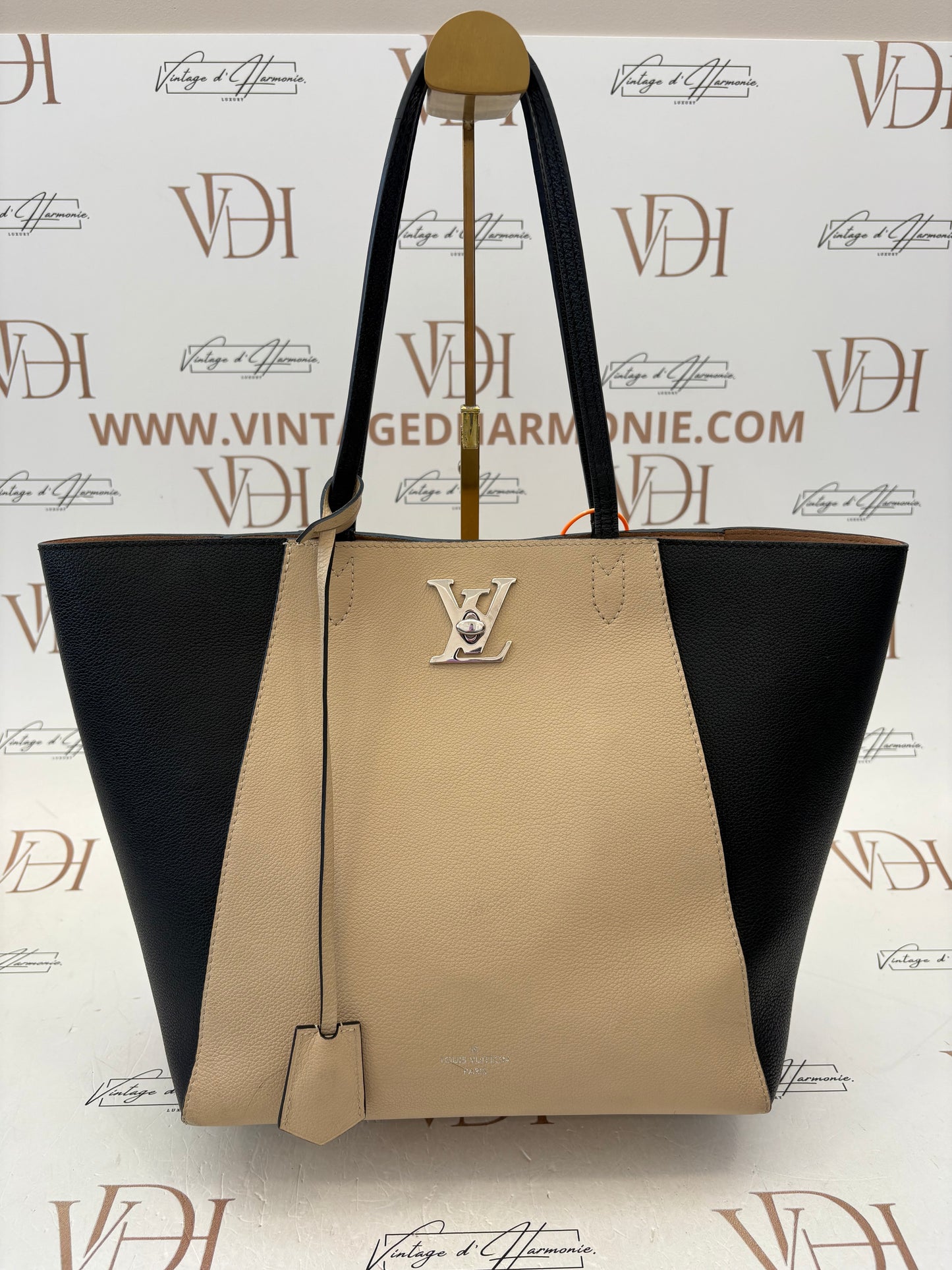 383651 - Louis Vuitton Lockme