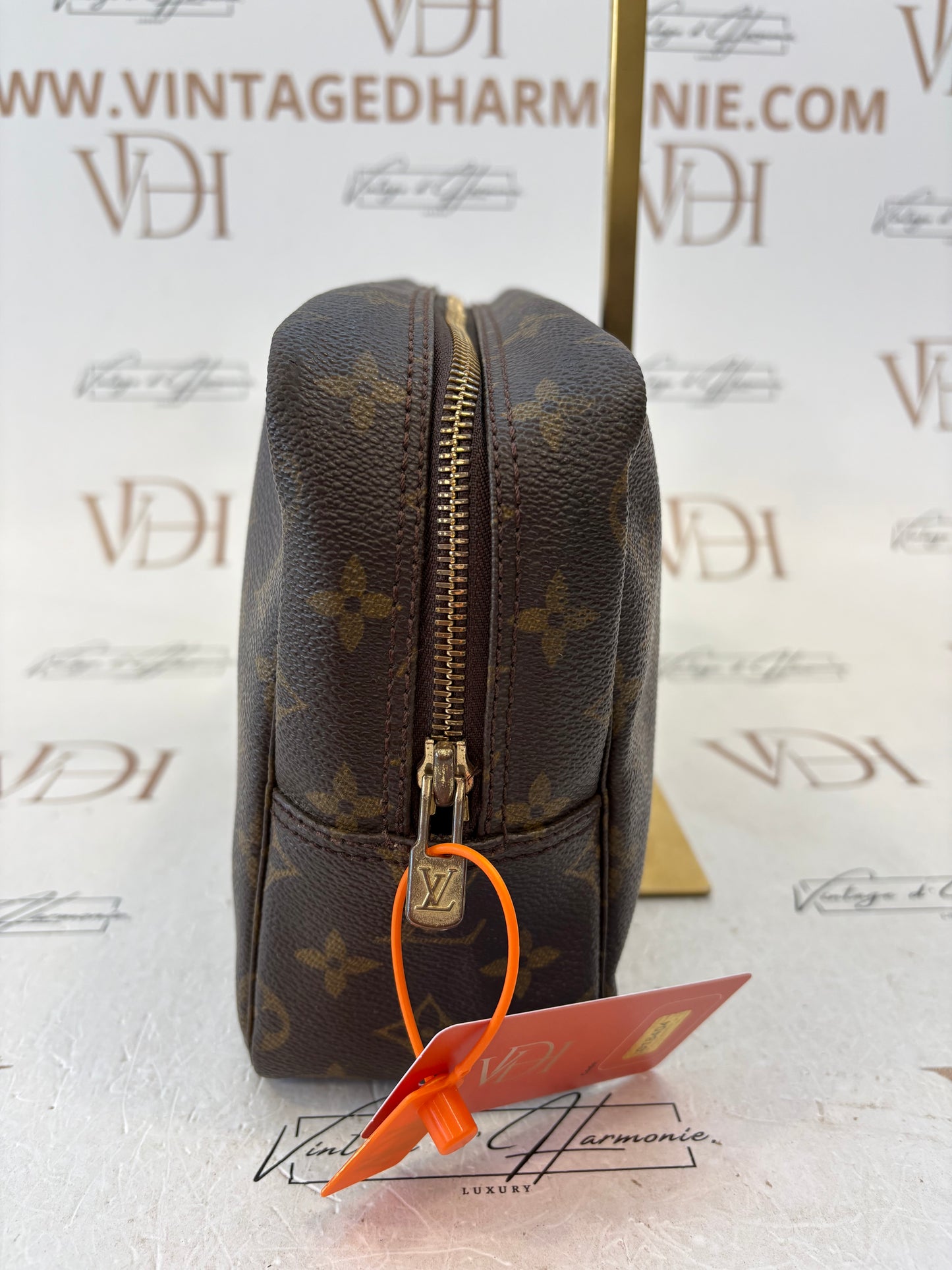 018404 - Louis Vuitton Trousse Toilette 28