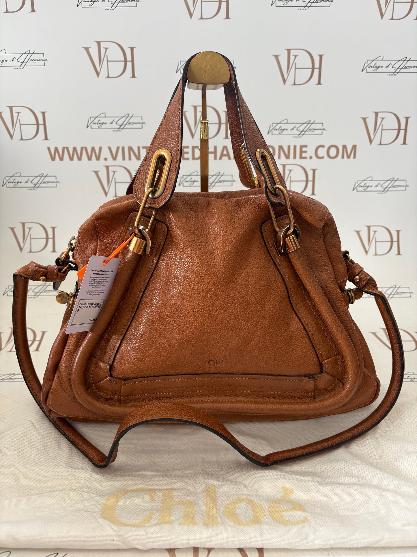 018188 - Chloé Paraty