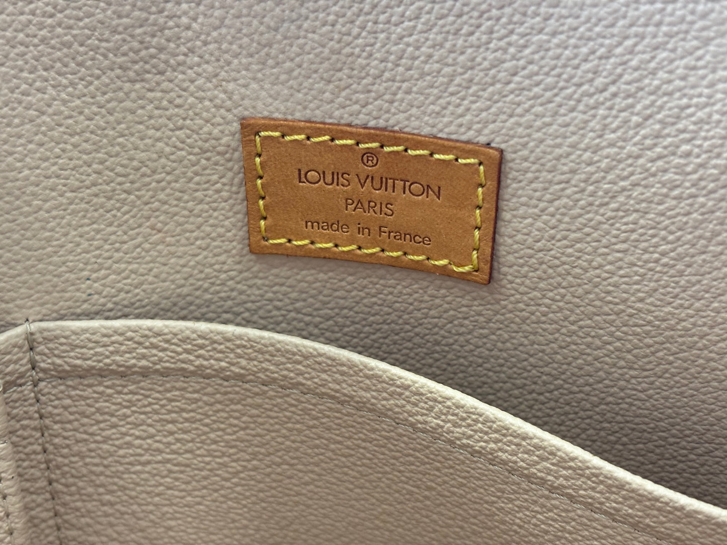 016955 - Louis Vuitton Sac Plat
