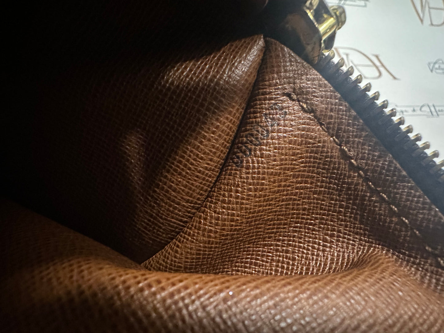 016916 - Louis Vuitton Papillon 26