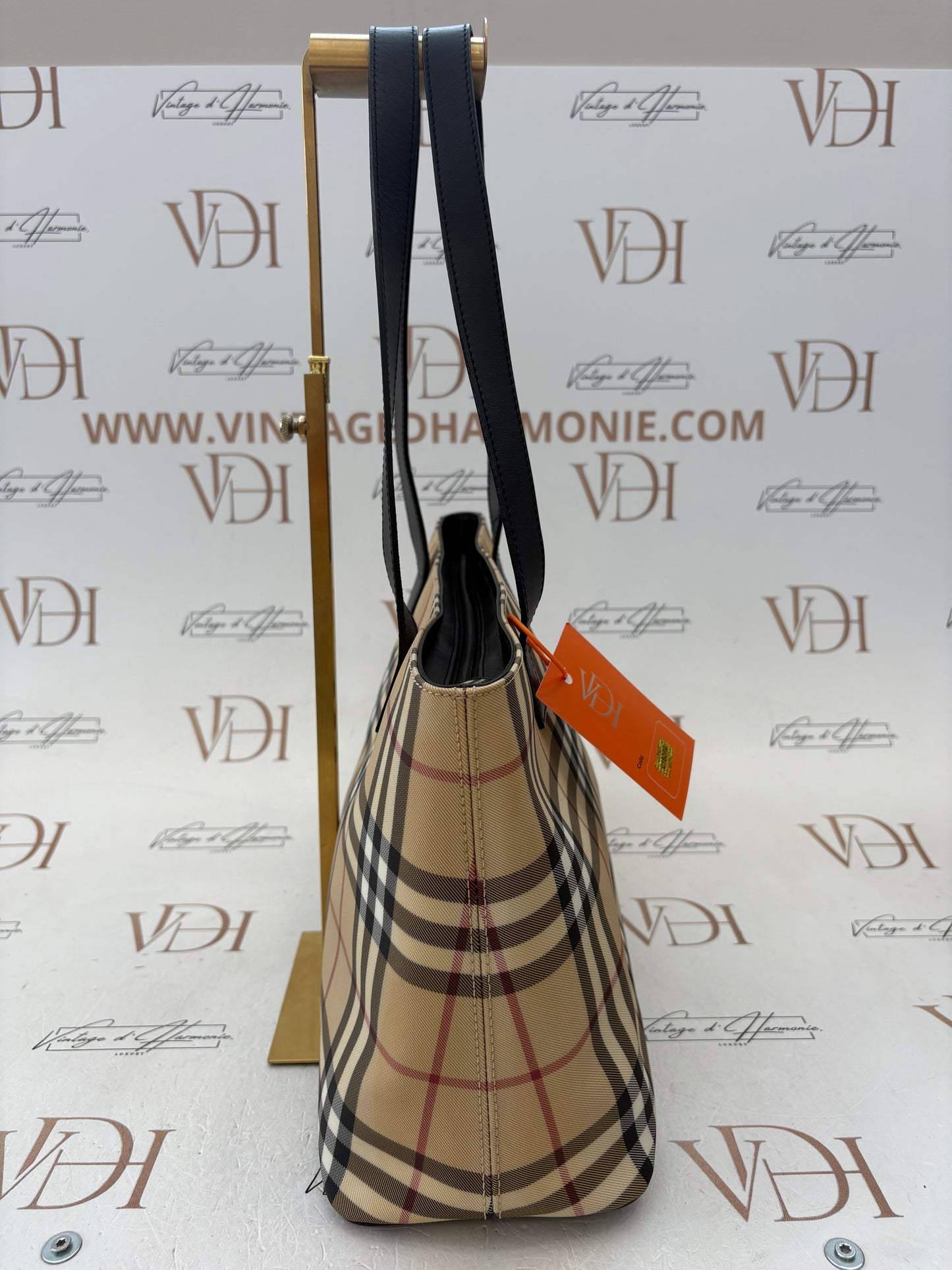 018079 - Burberry Beige
