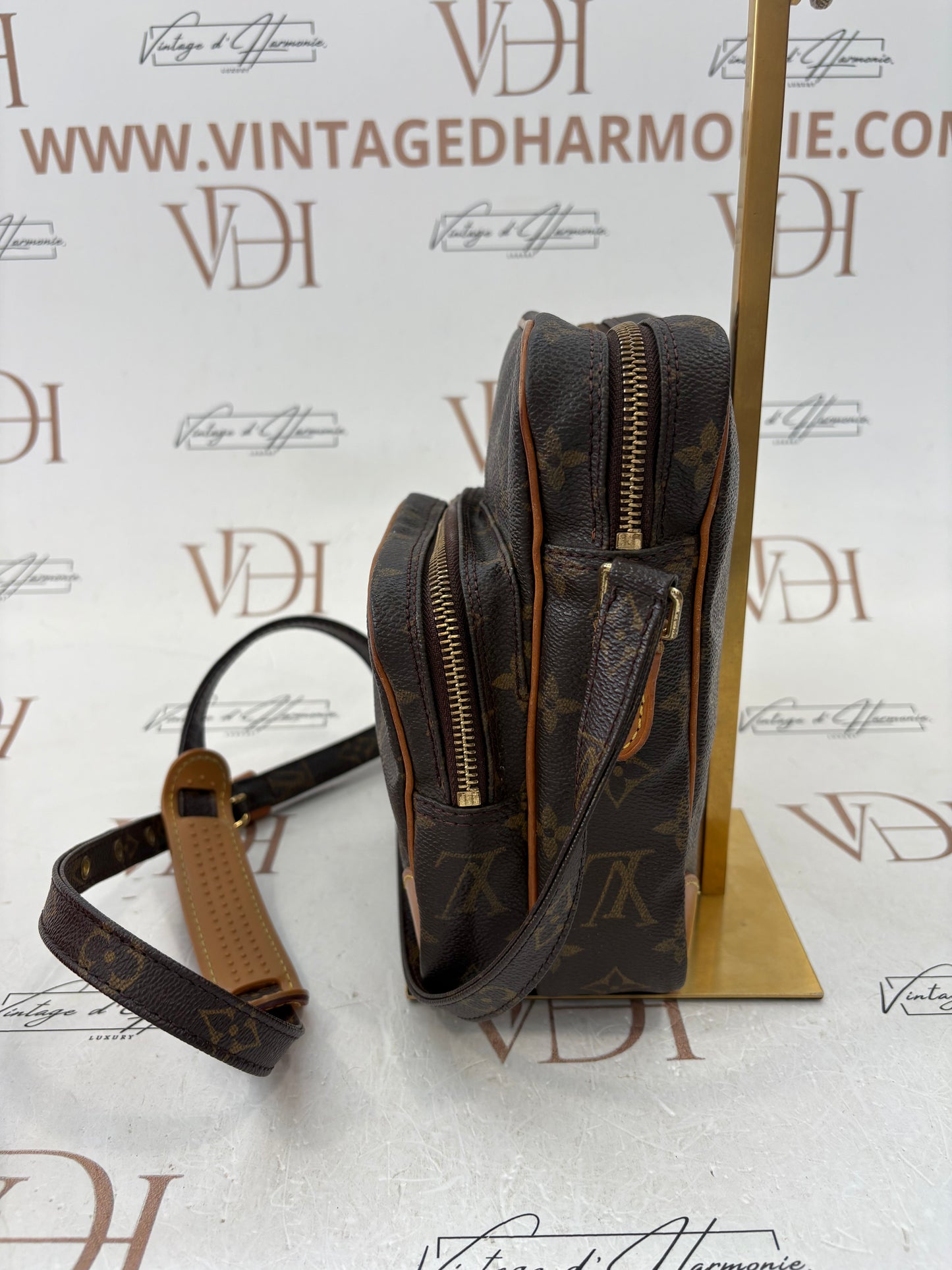 018961 - Louis Vuitton Amazon