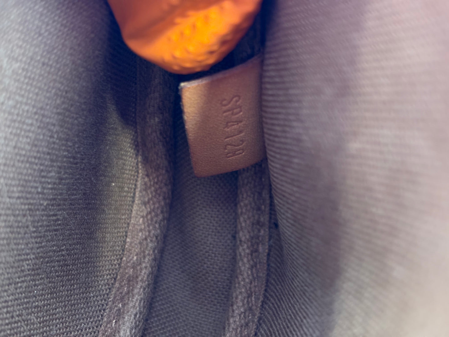 384068 - Louis Vuitton Multipochette
