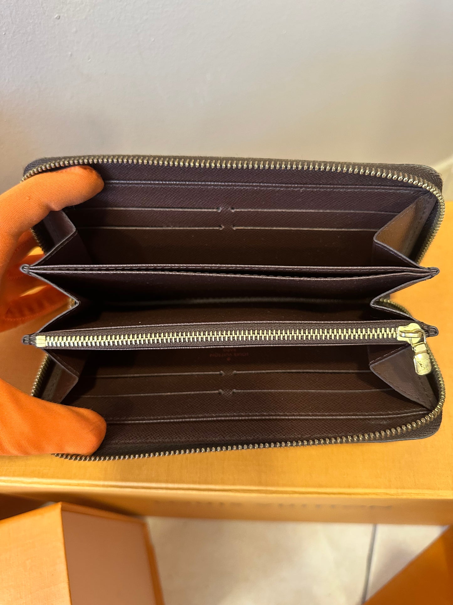 Louis Vuitton Zippy Damier Wallet