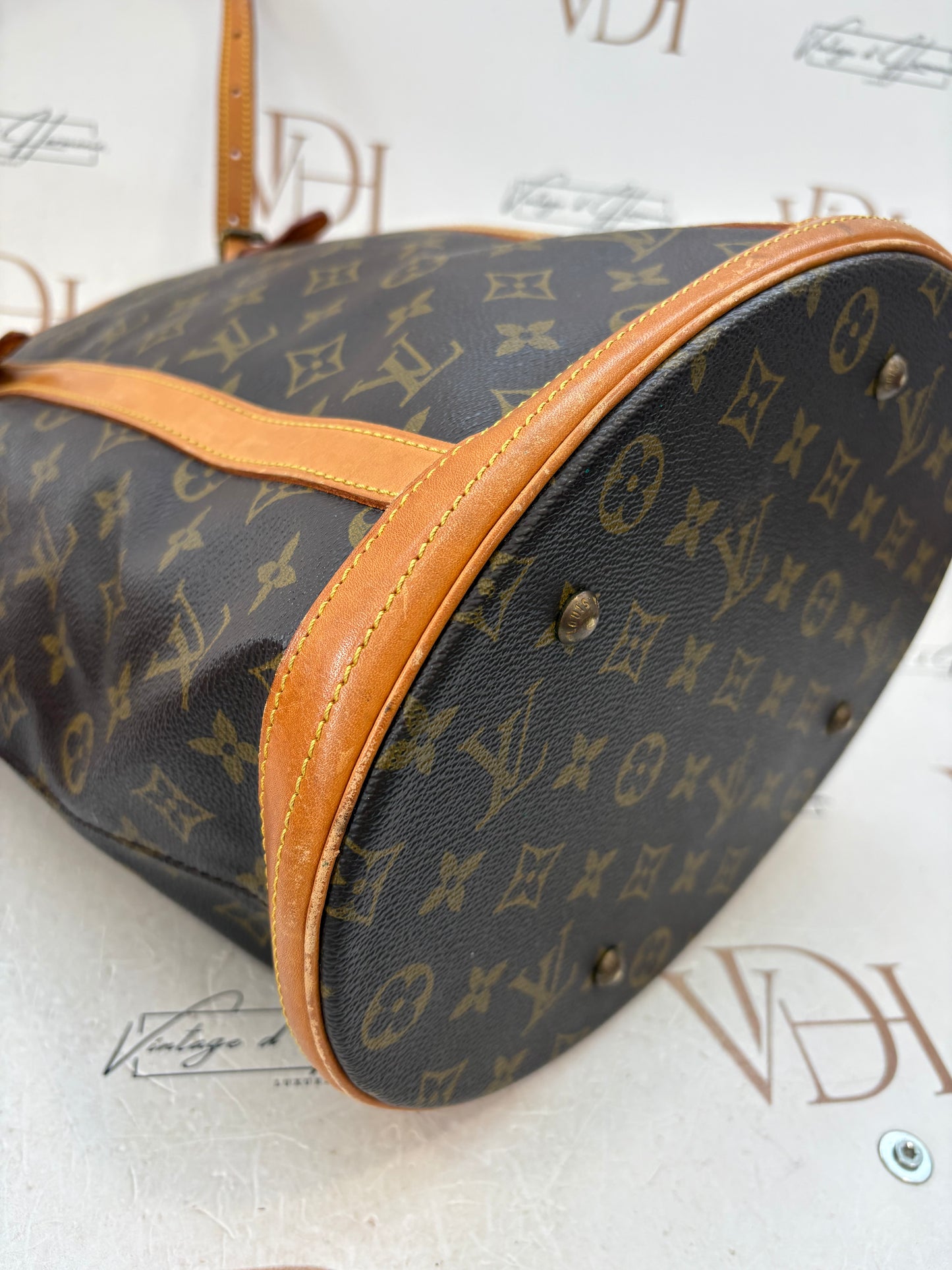 018282 - Louis Vuitton Bucket GM