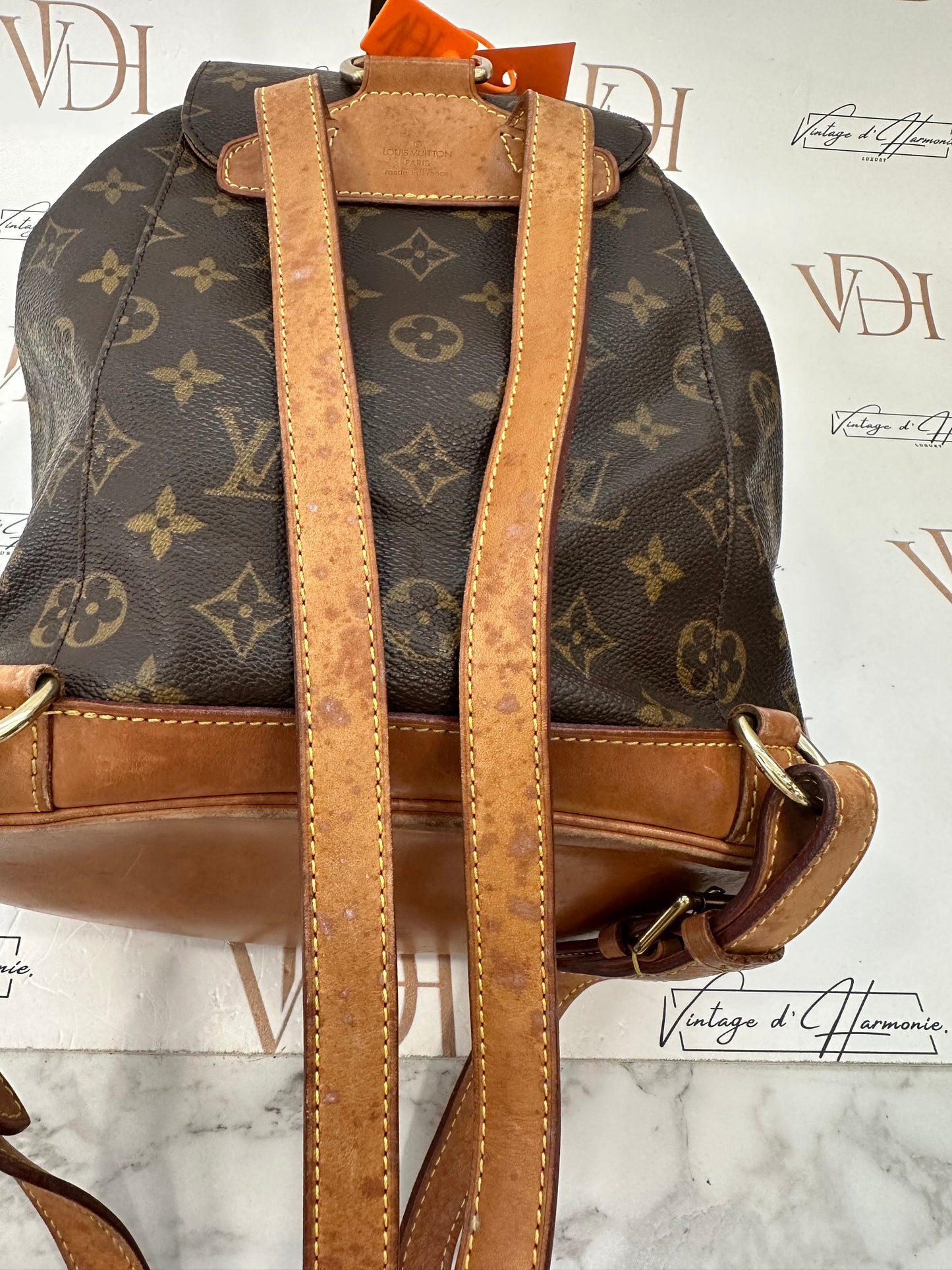 017812 - Louis Vuitton Montsouris MM