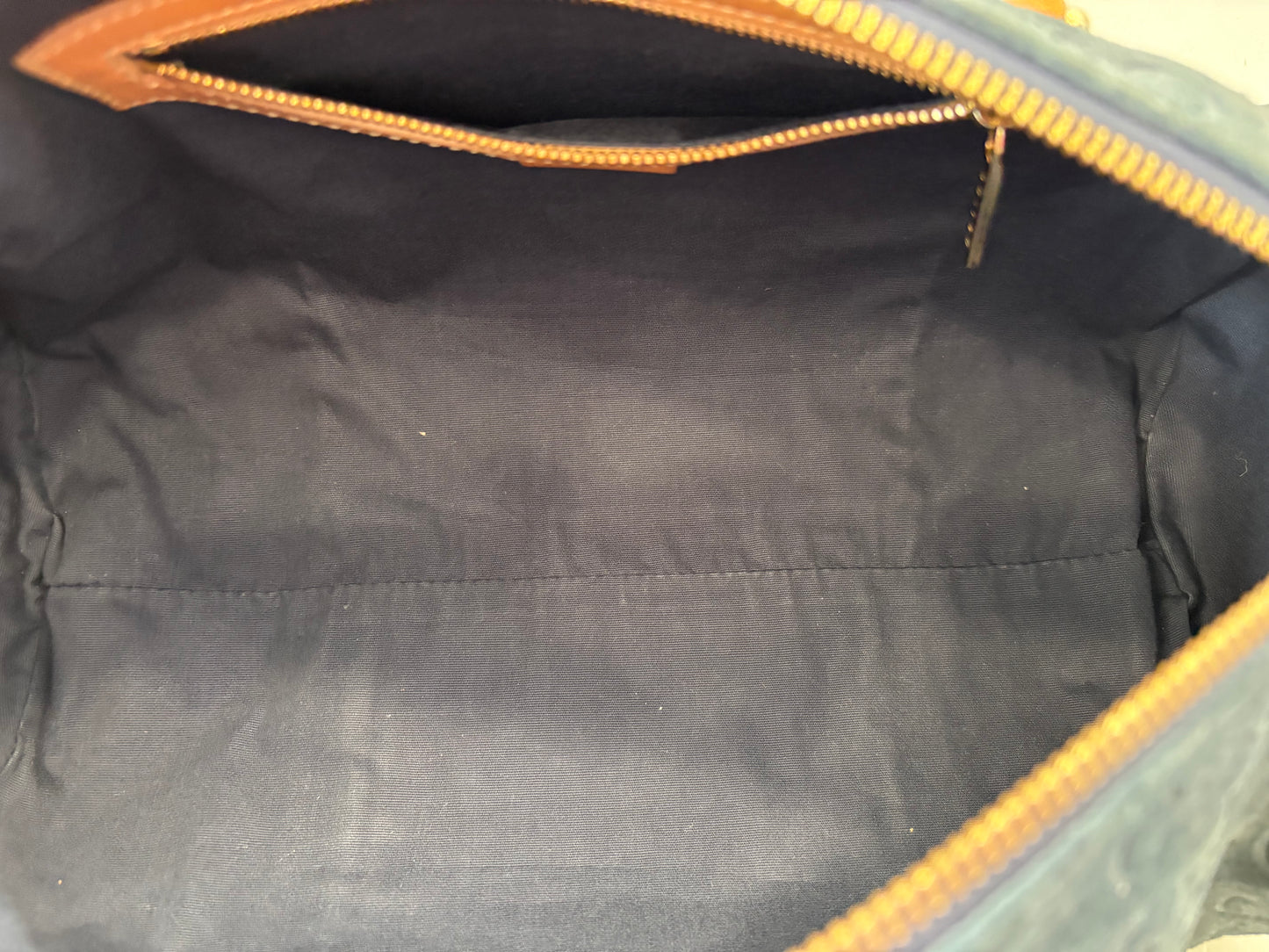 017102 - Céline Navy Suede