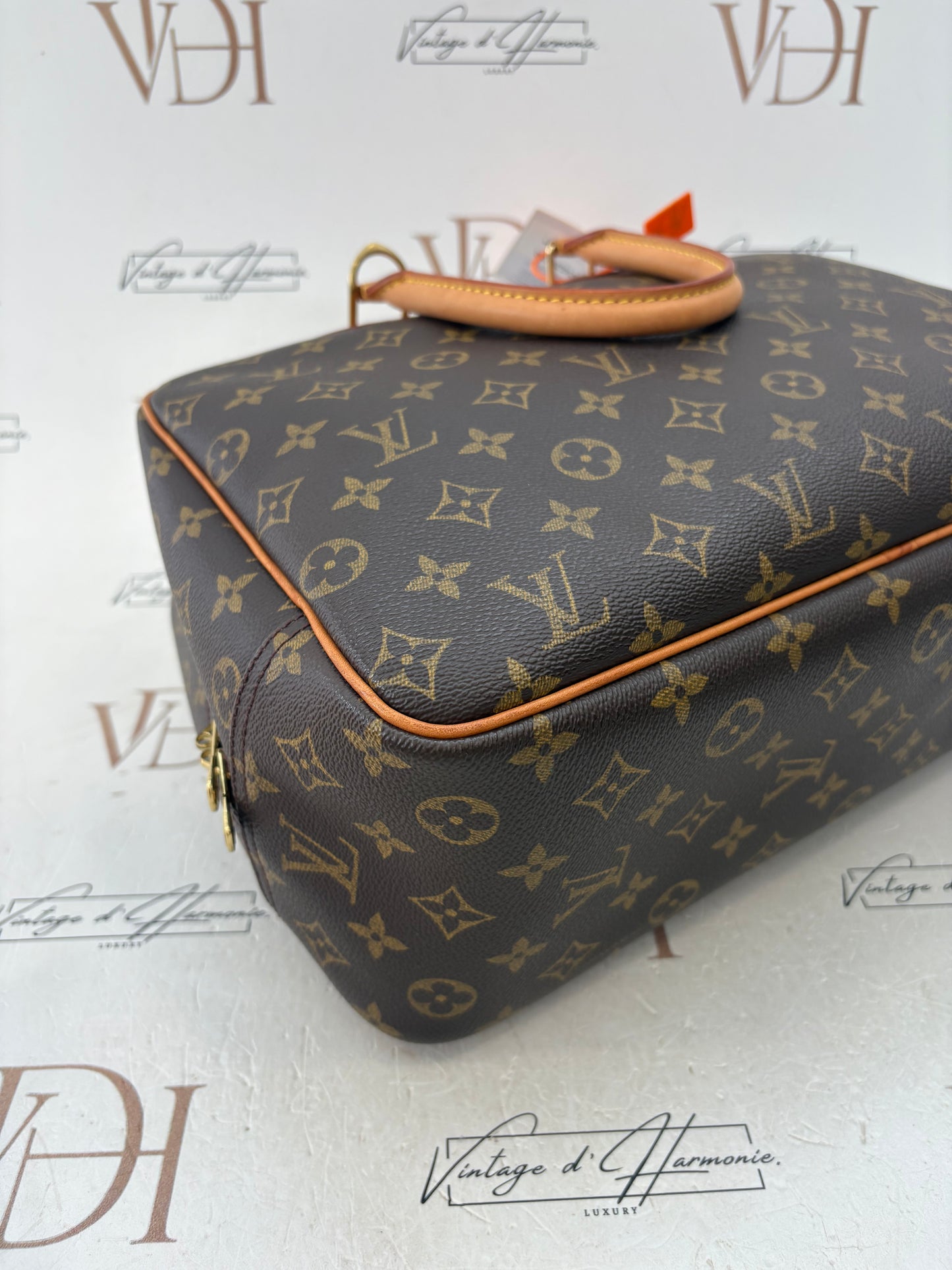 018748 - Louis Vuitton Deauville